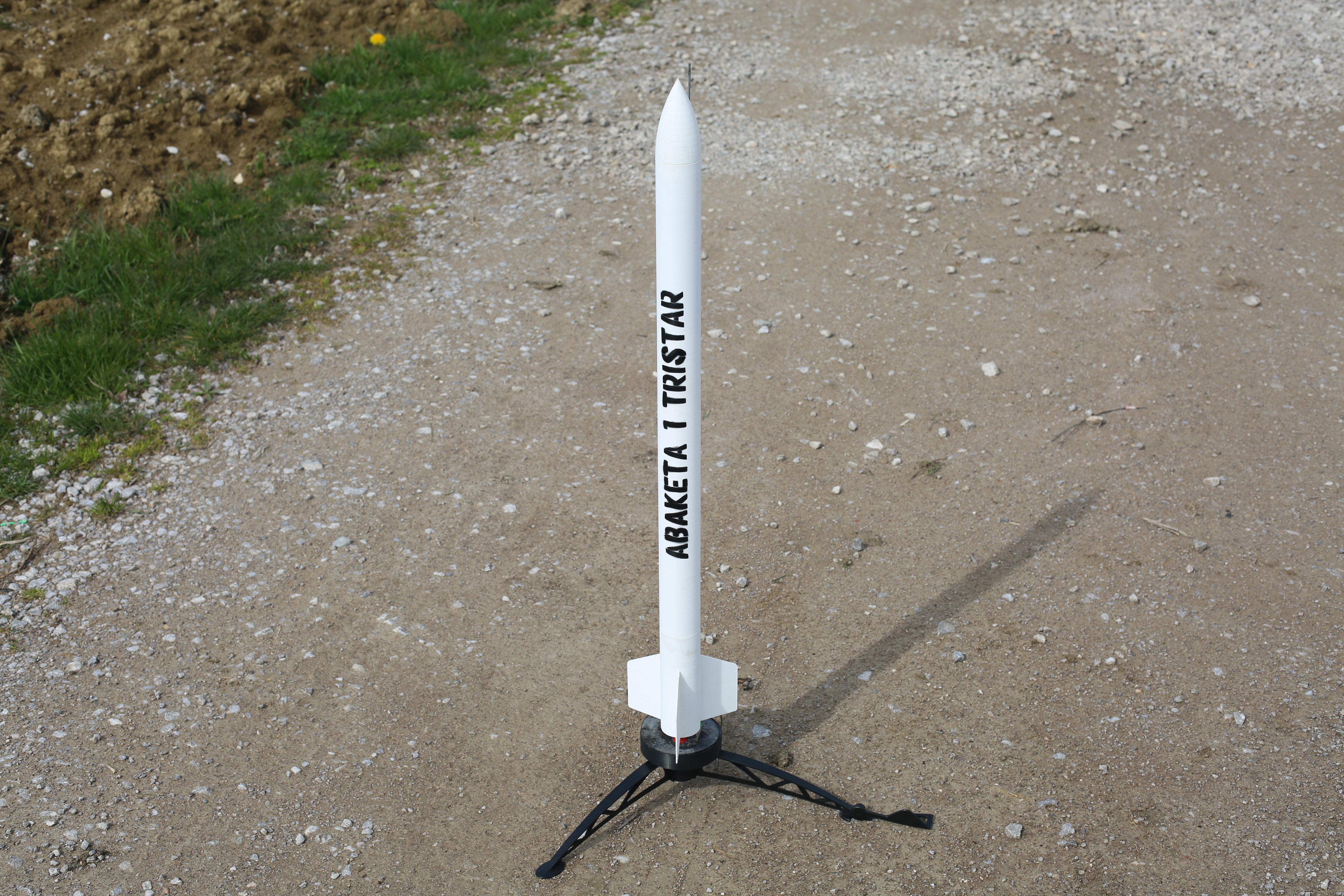Abaketa 1 Tristar, a powerfull lightweight 3D printed cluster rocket partially in vase mode, no support