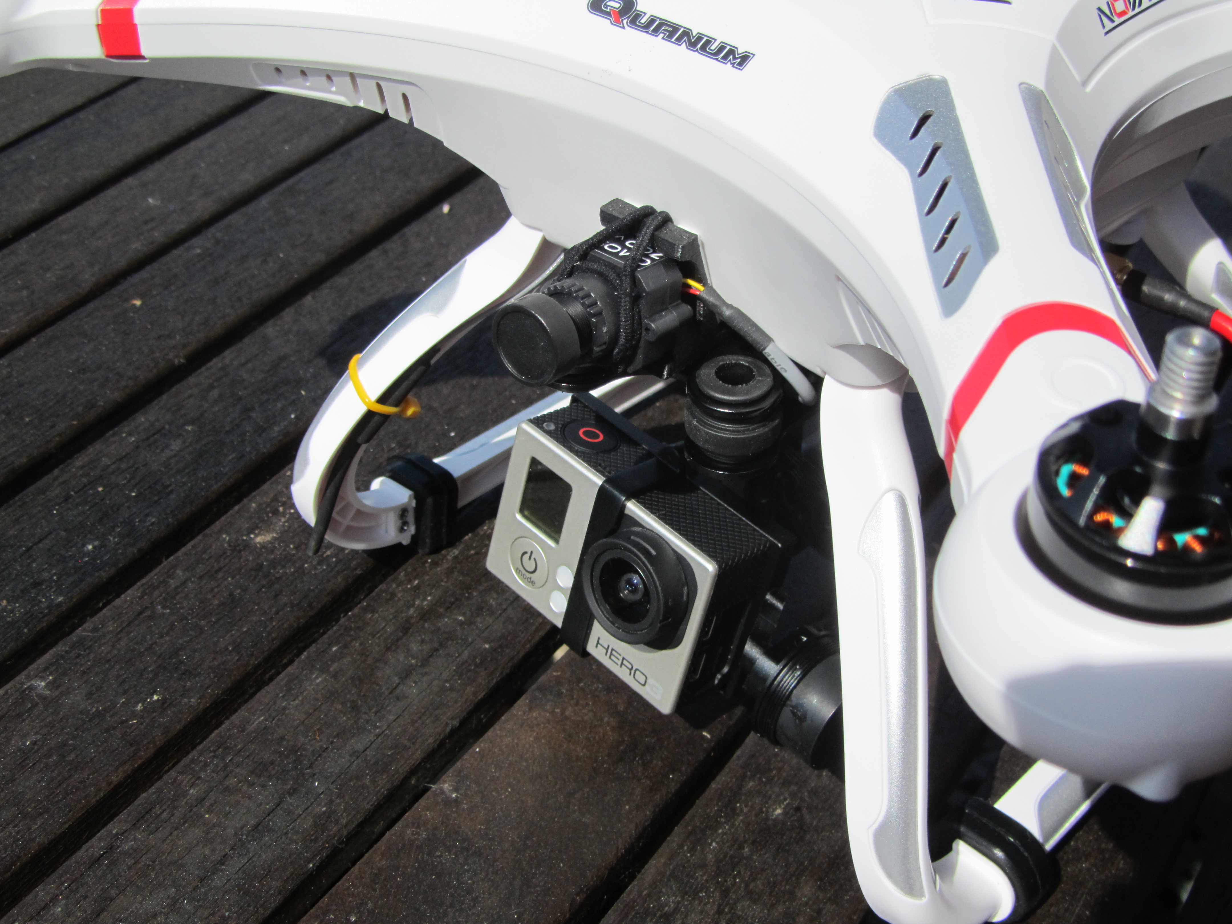 Quanum NOVA Pro FatShark 700TVL V2 mount for FPV