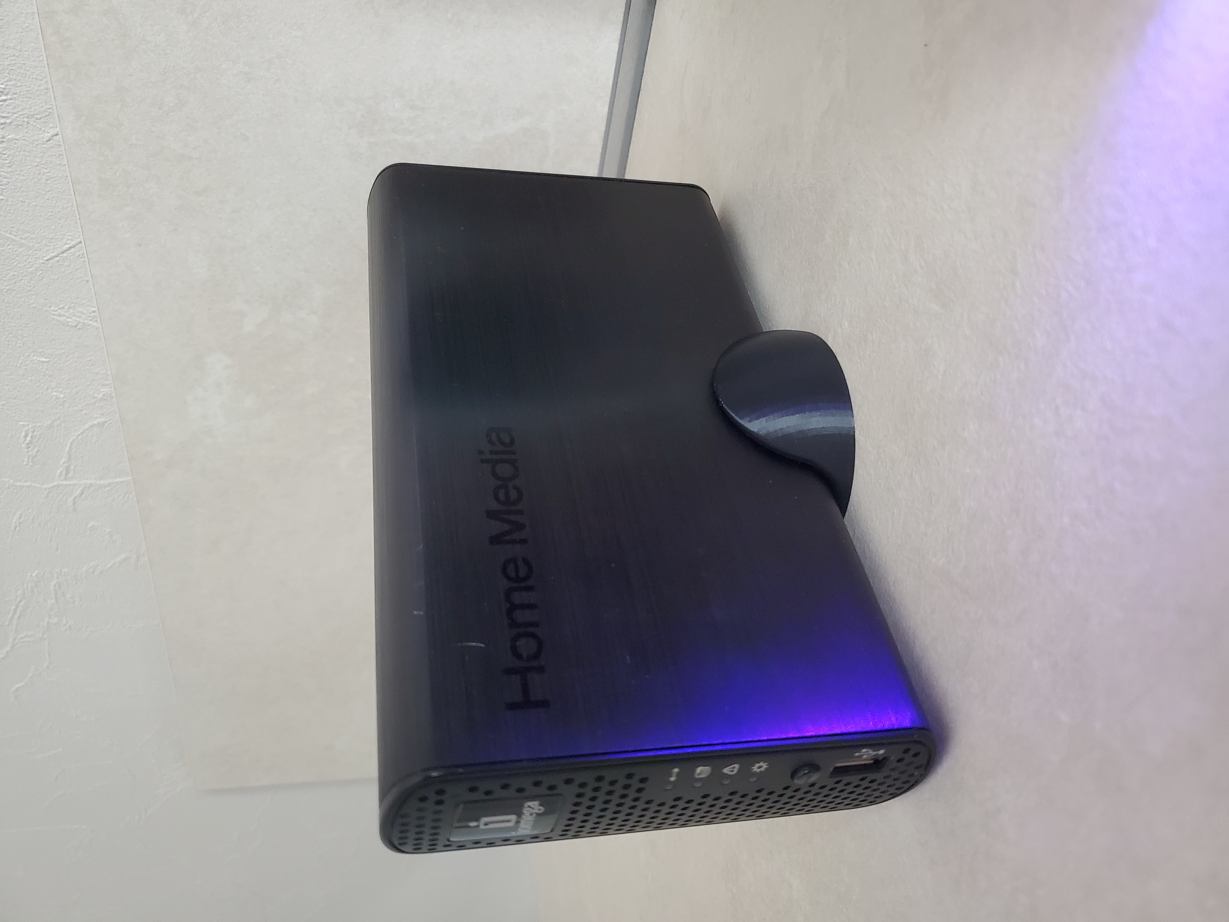 HMND2 Iomega Home Media Holder – Support pour NAS élégant & sans support d’impression