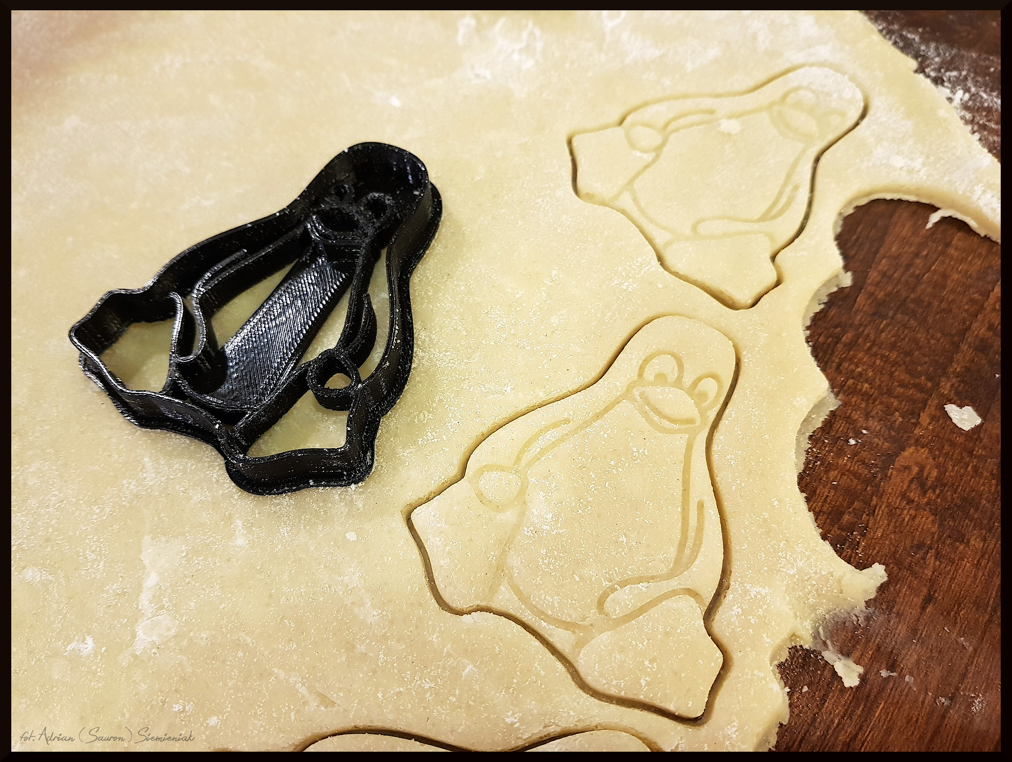 Tux Linux Logo penguin cookie cutter