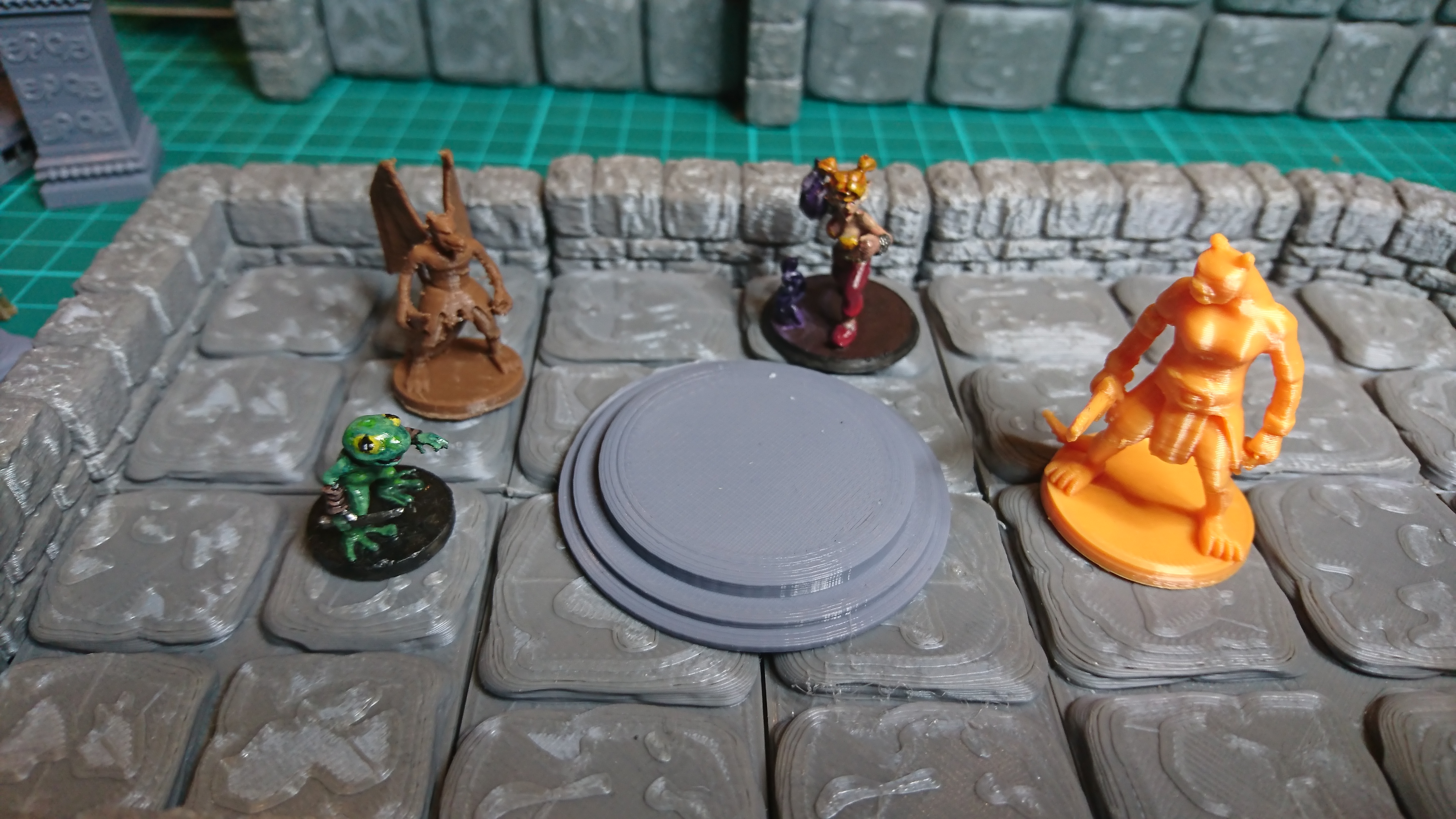 D&D Scenery: Dais / Pedestal / Platform