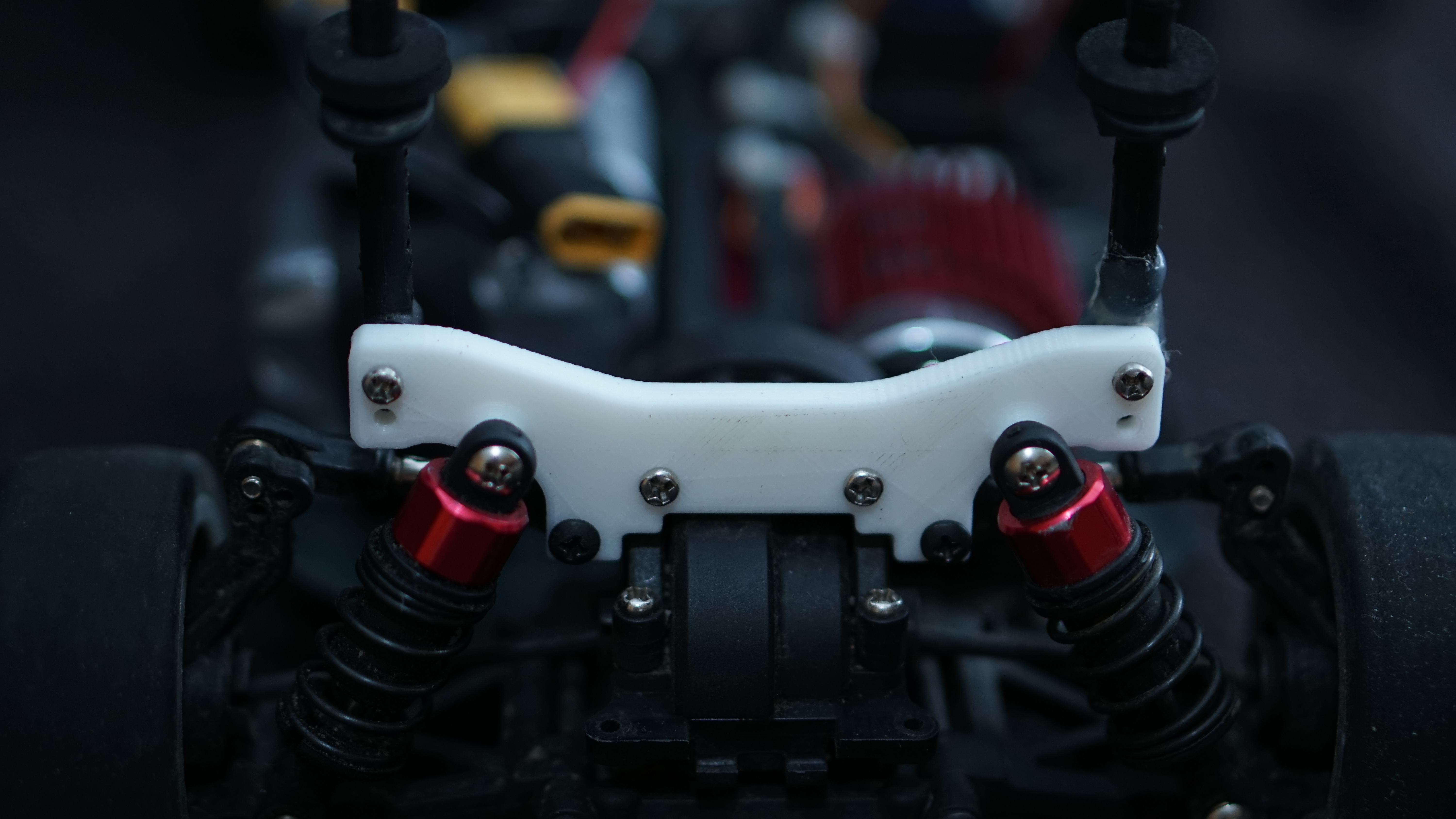 Reely TC-04 Damper Holder (Rear)