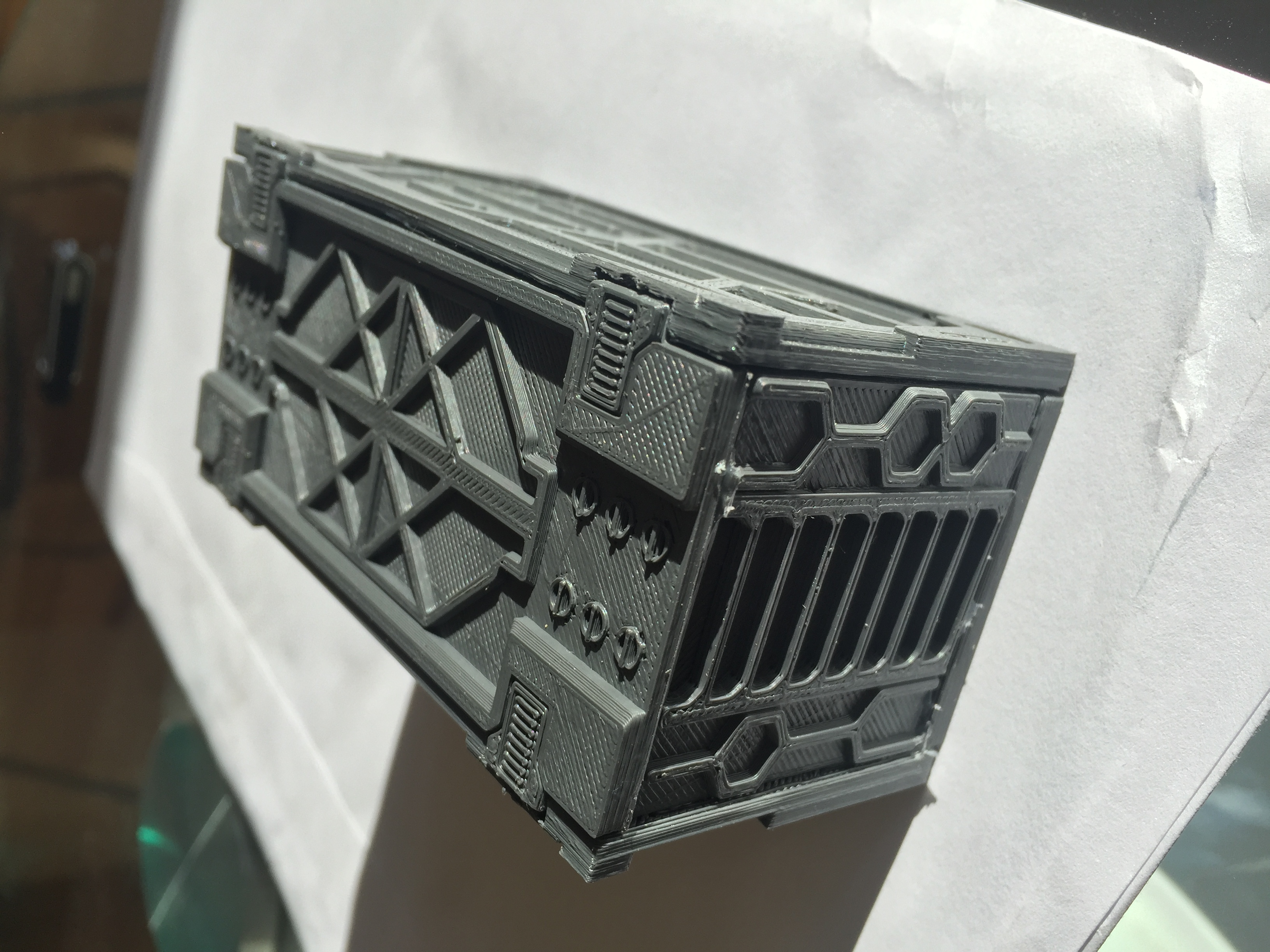 28mm sci-fi shipping container