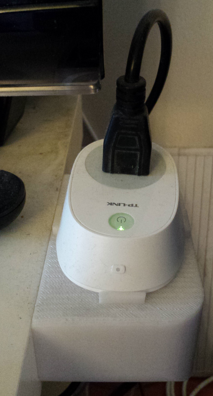 TP-Link HS100 Smart Wi-Fi plug holder for table edge