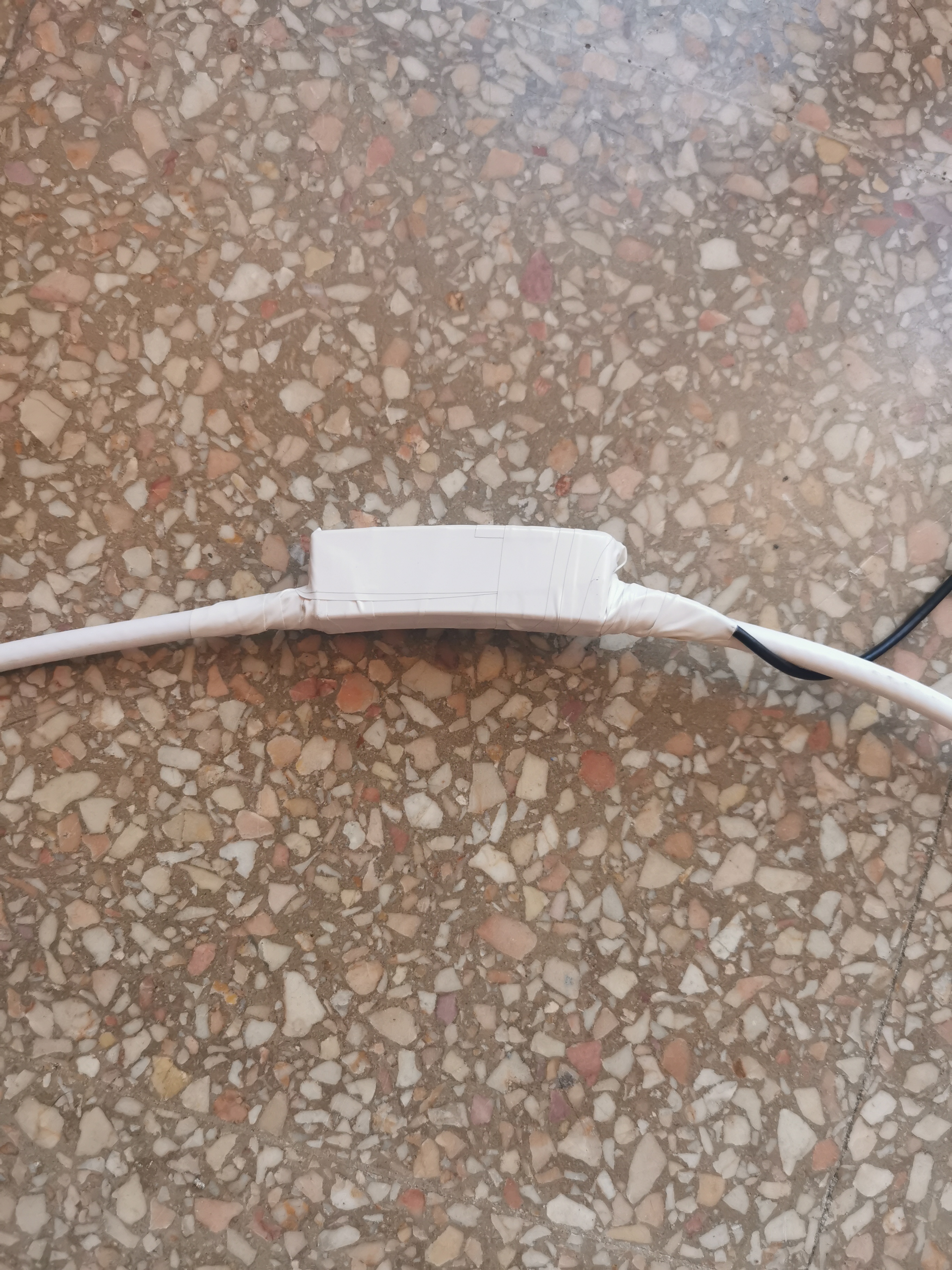 Noise-Cancelling Passive Loop (NCPL) antenna