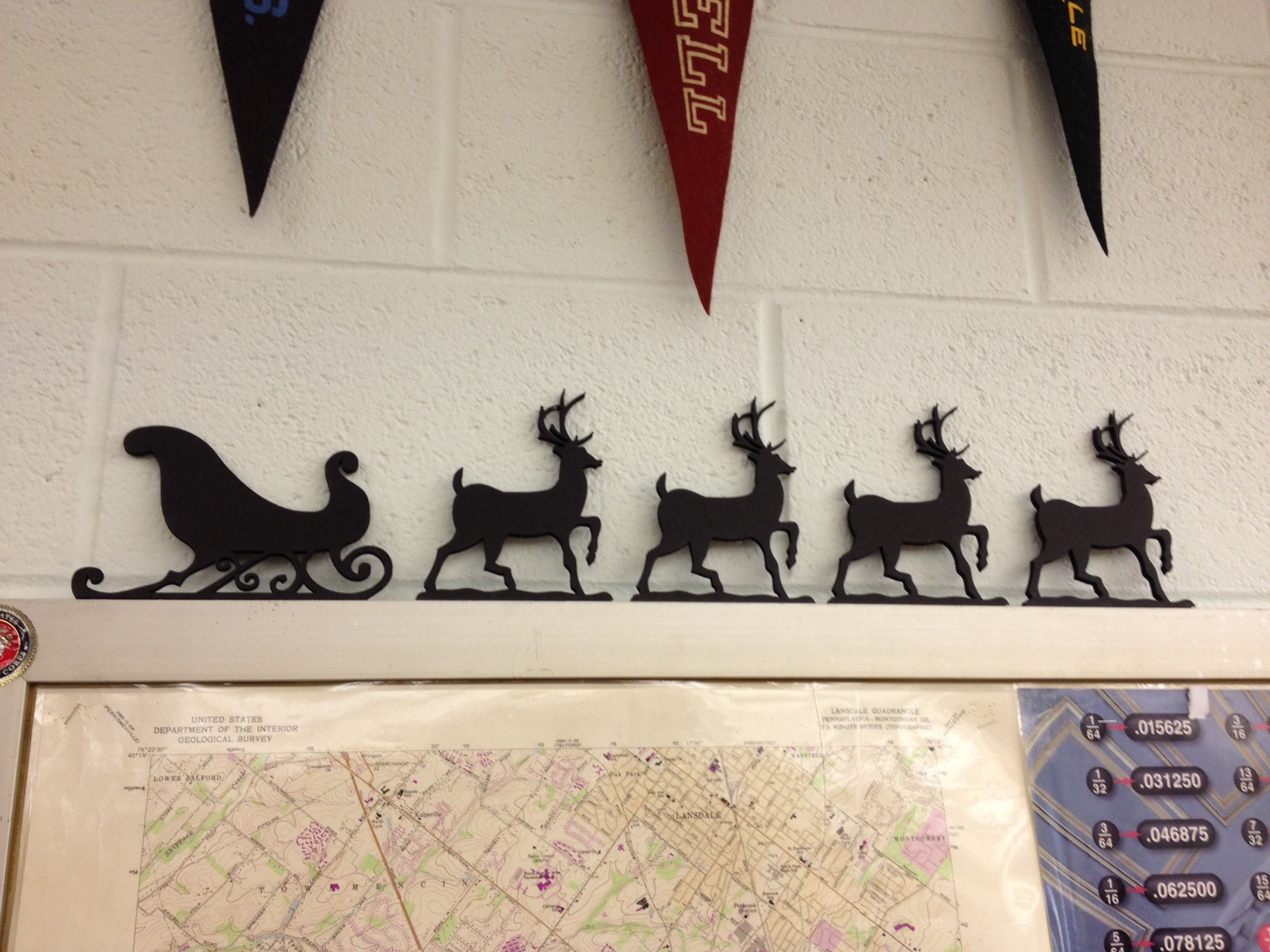 Santa Sleigh & Reindeer Christmas Decoration