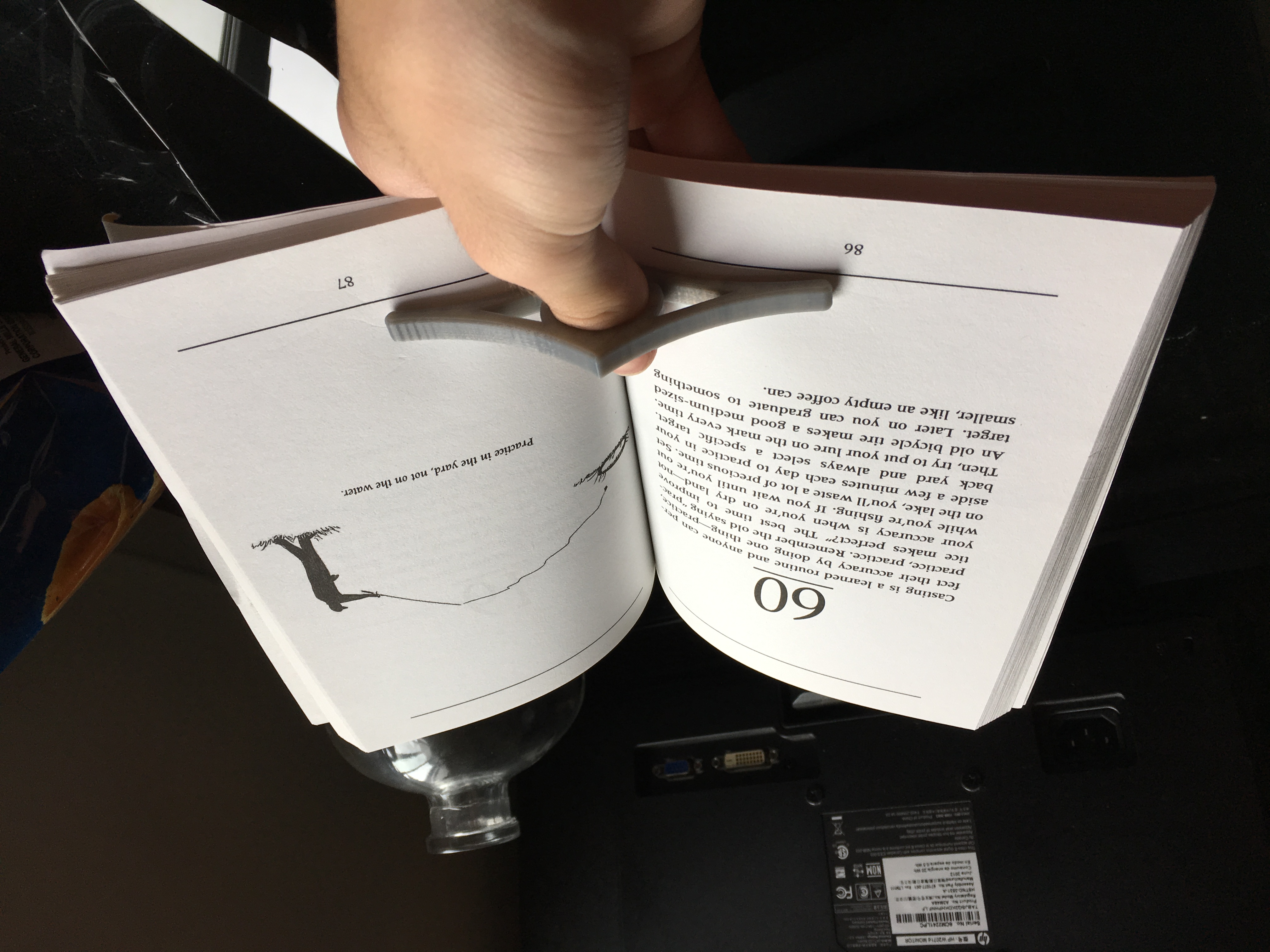 Ultralight One-Handed Book Reader