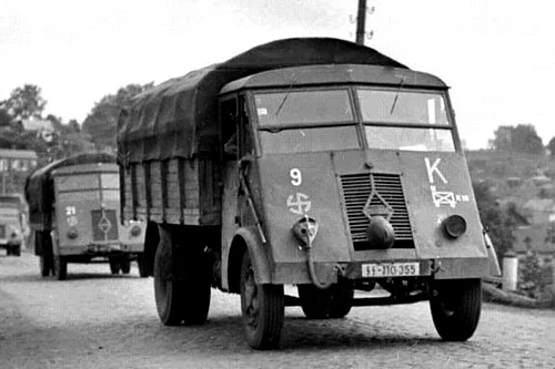 Renault AHN 1941 (1/43)