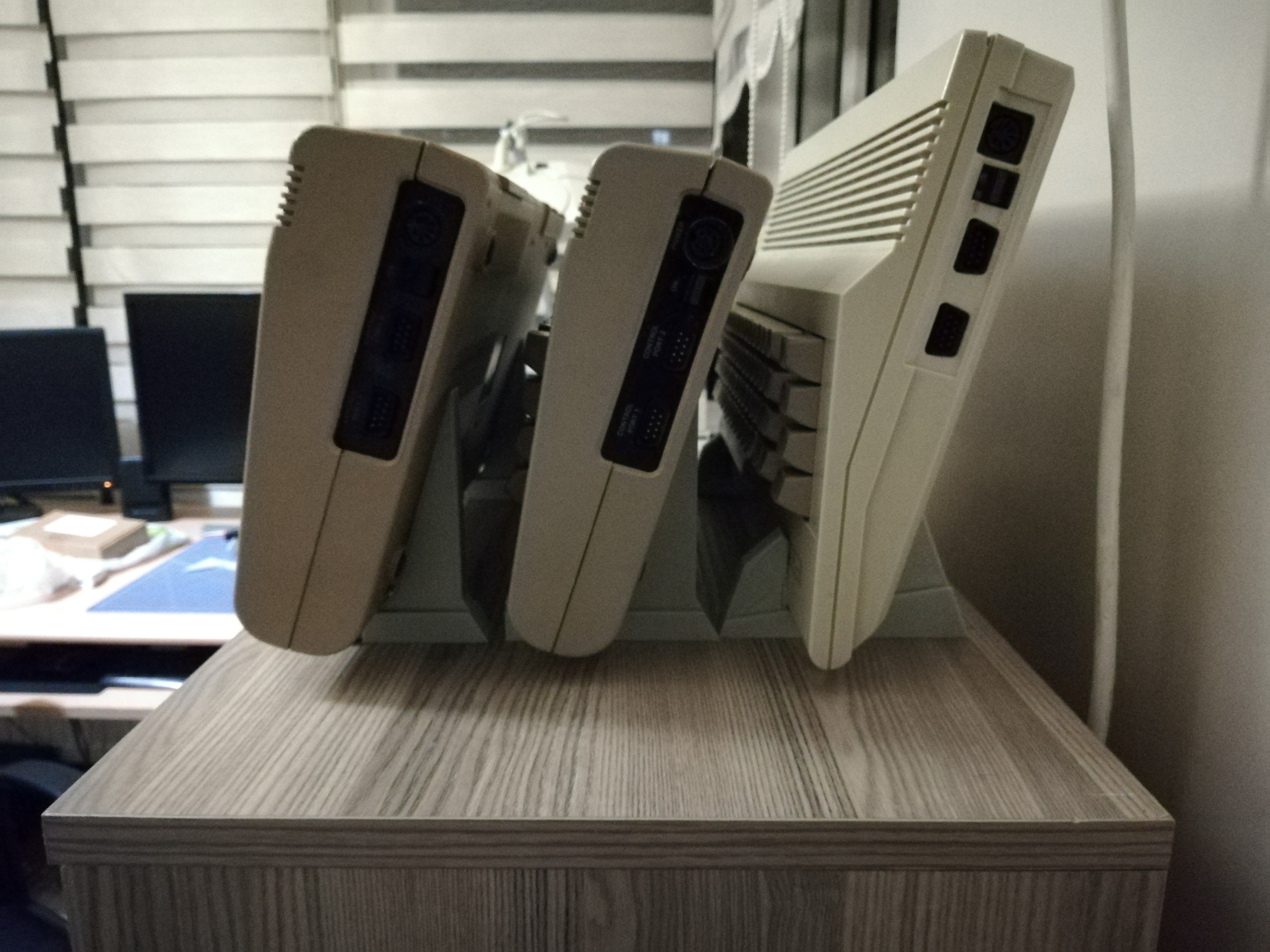 Commodore 64 - Angle Stands