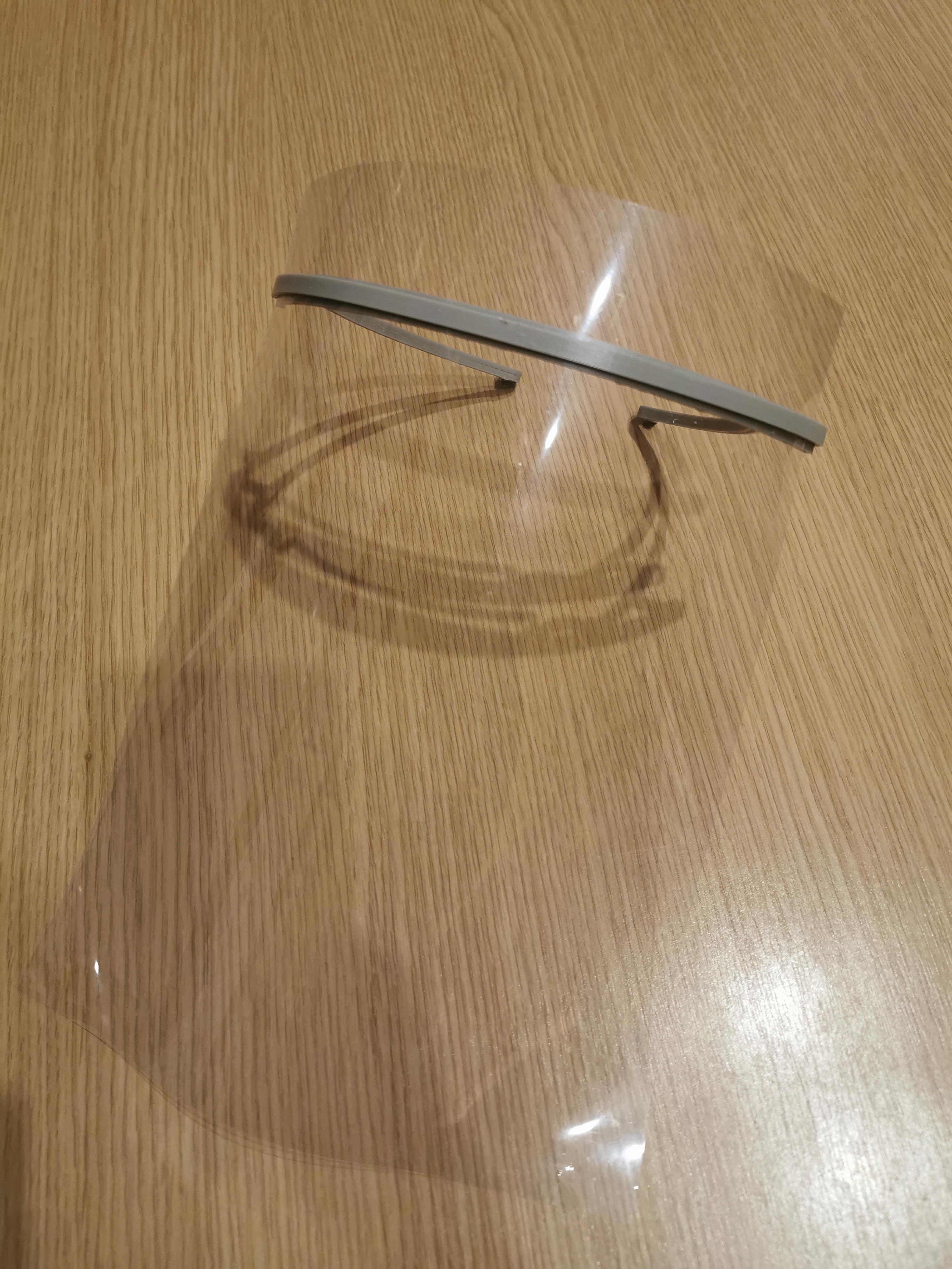 Face shield (no holes)