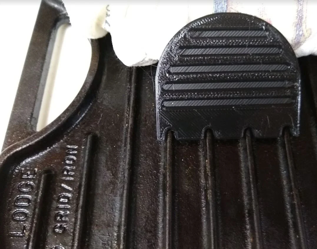 Grill Scraper for a Lodge LPGI3 Grill/Griddle