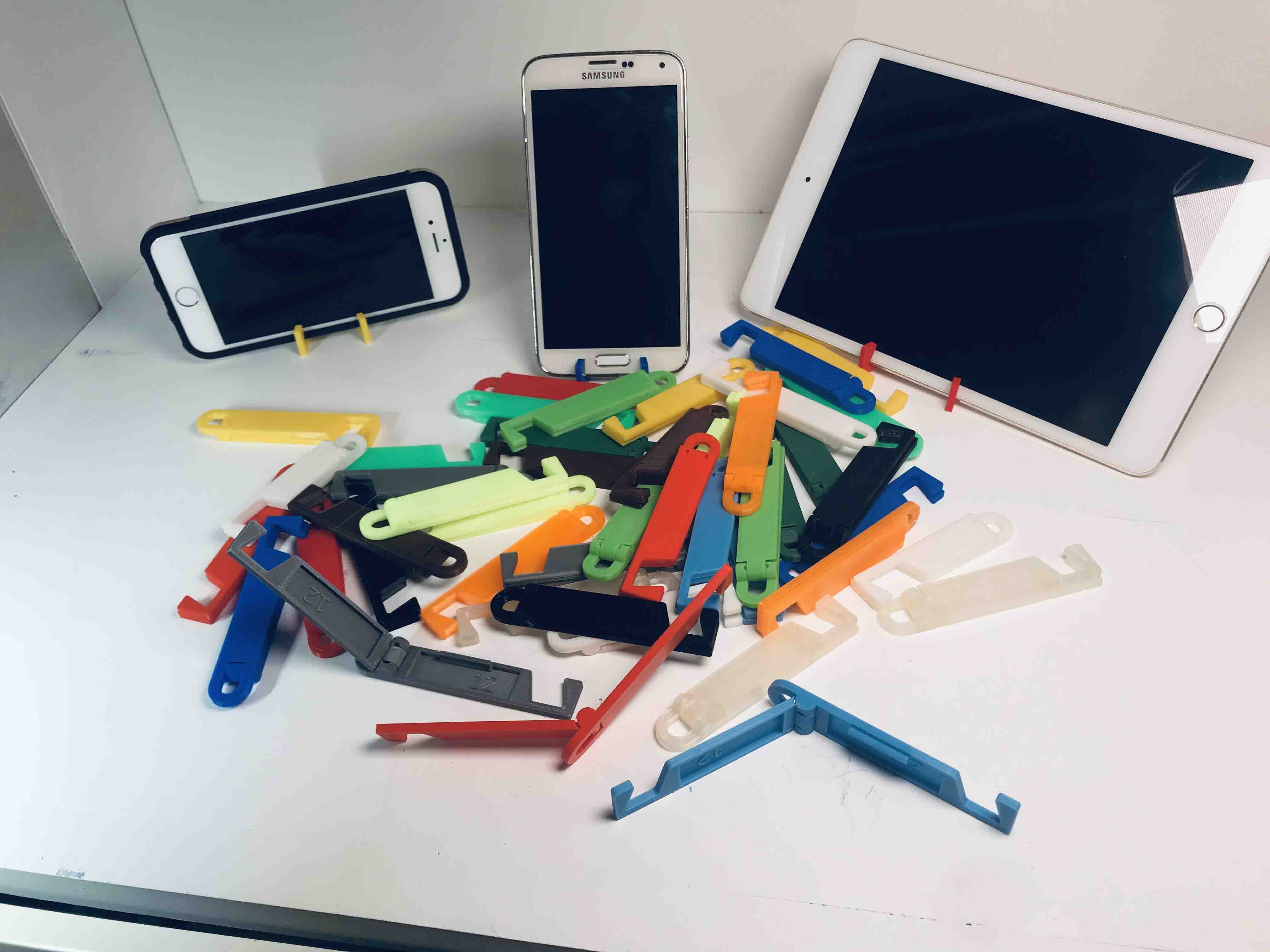 Remix of Zemistr's Phone-Tablet stand - Clip Close Version