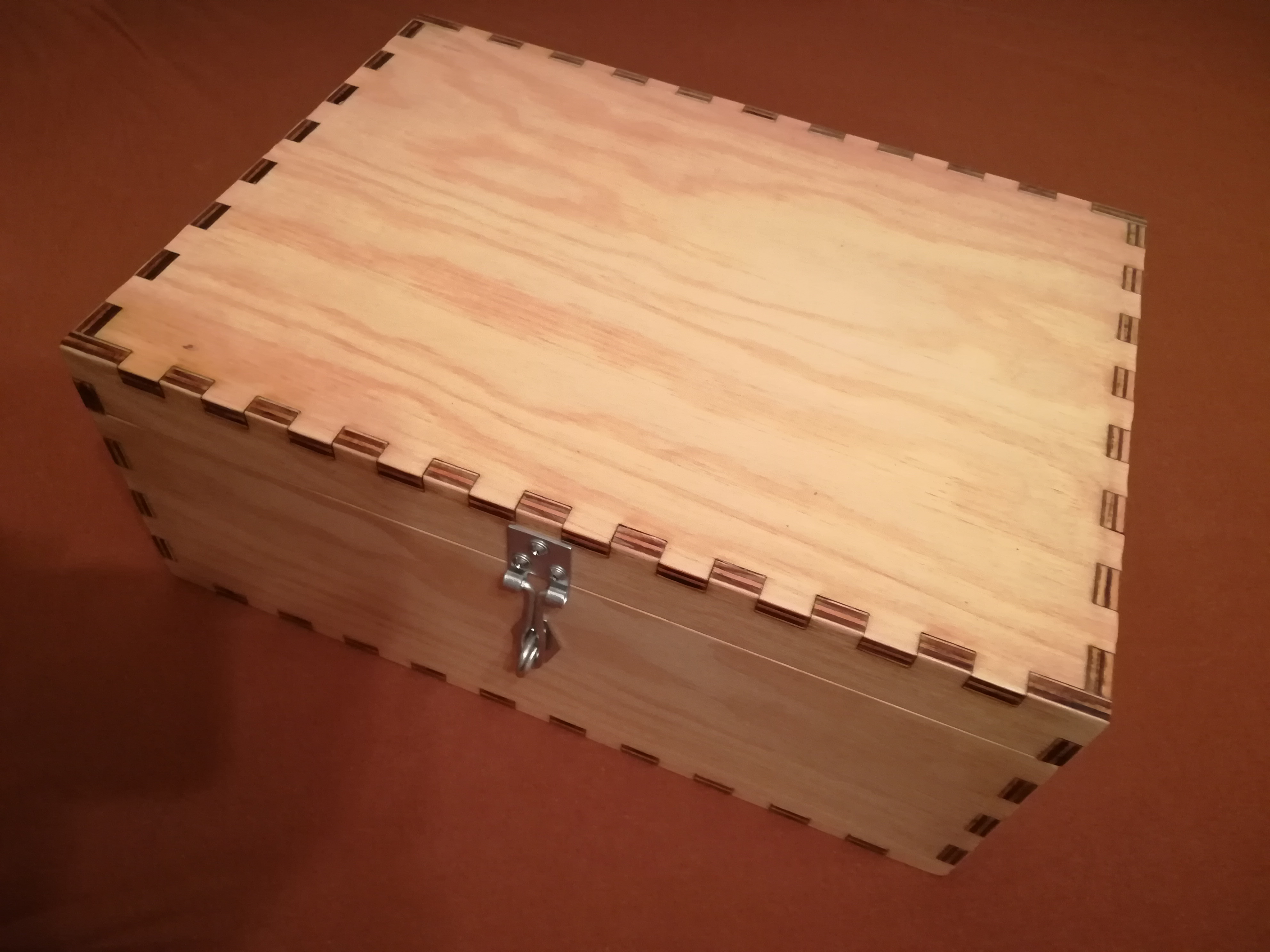 Plywood chest 01