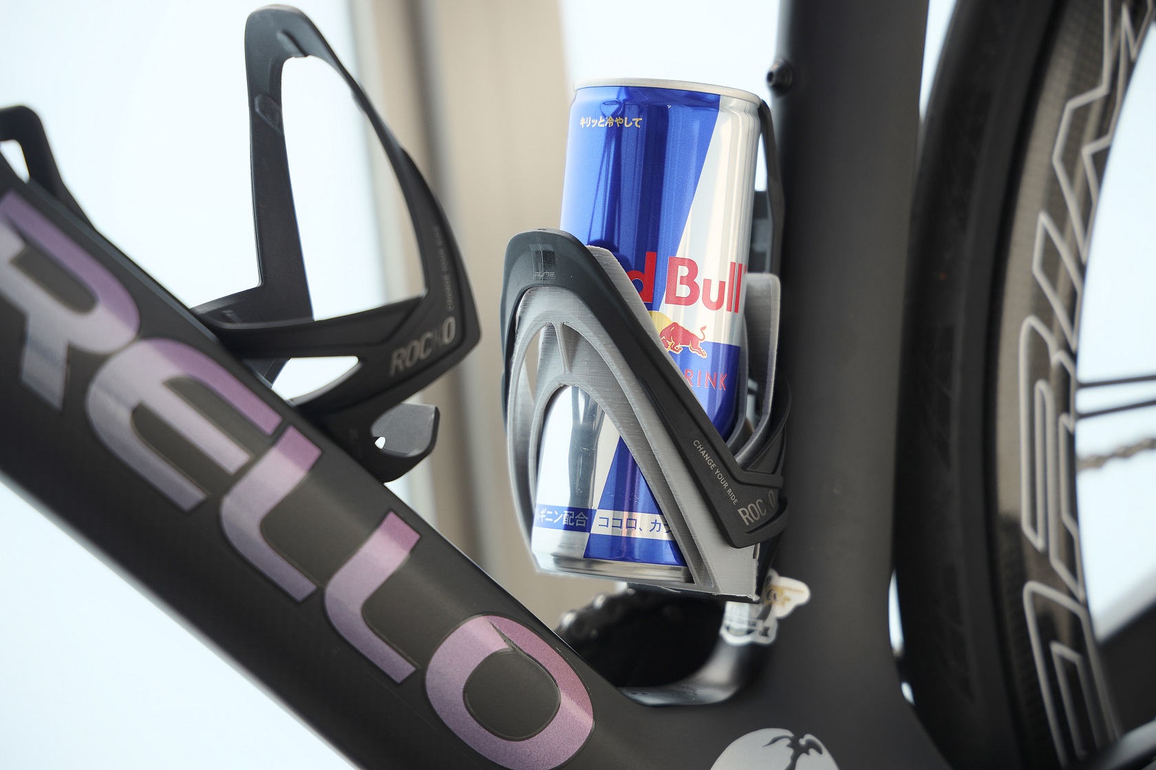Can holder for the bottle cage