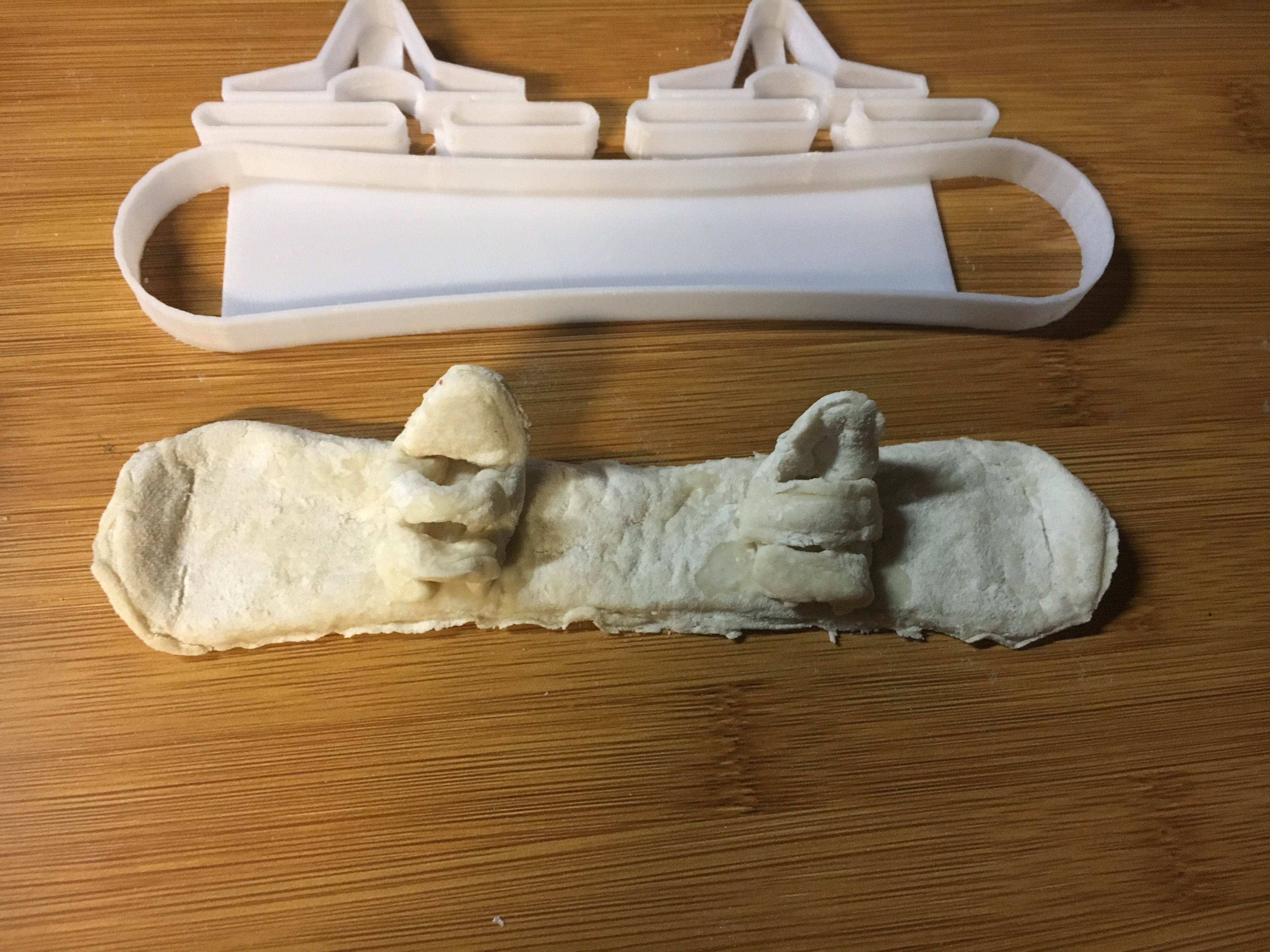 Snowboard cookie cutter