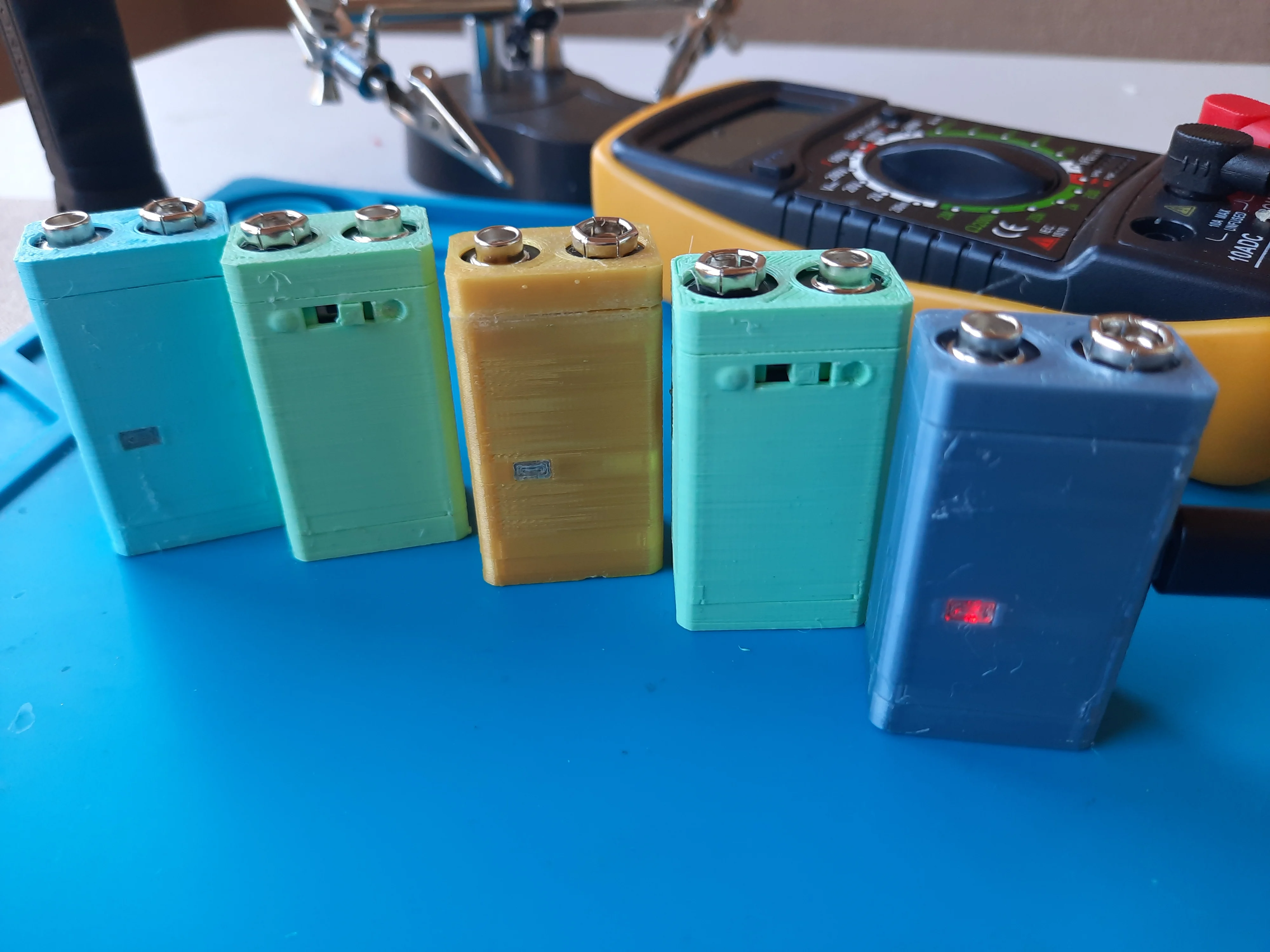 DIY 9V Battery with built in Rechangable Lipo 500mAh Battery (MicroUSB Case)