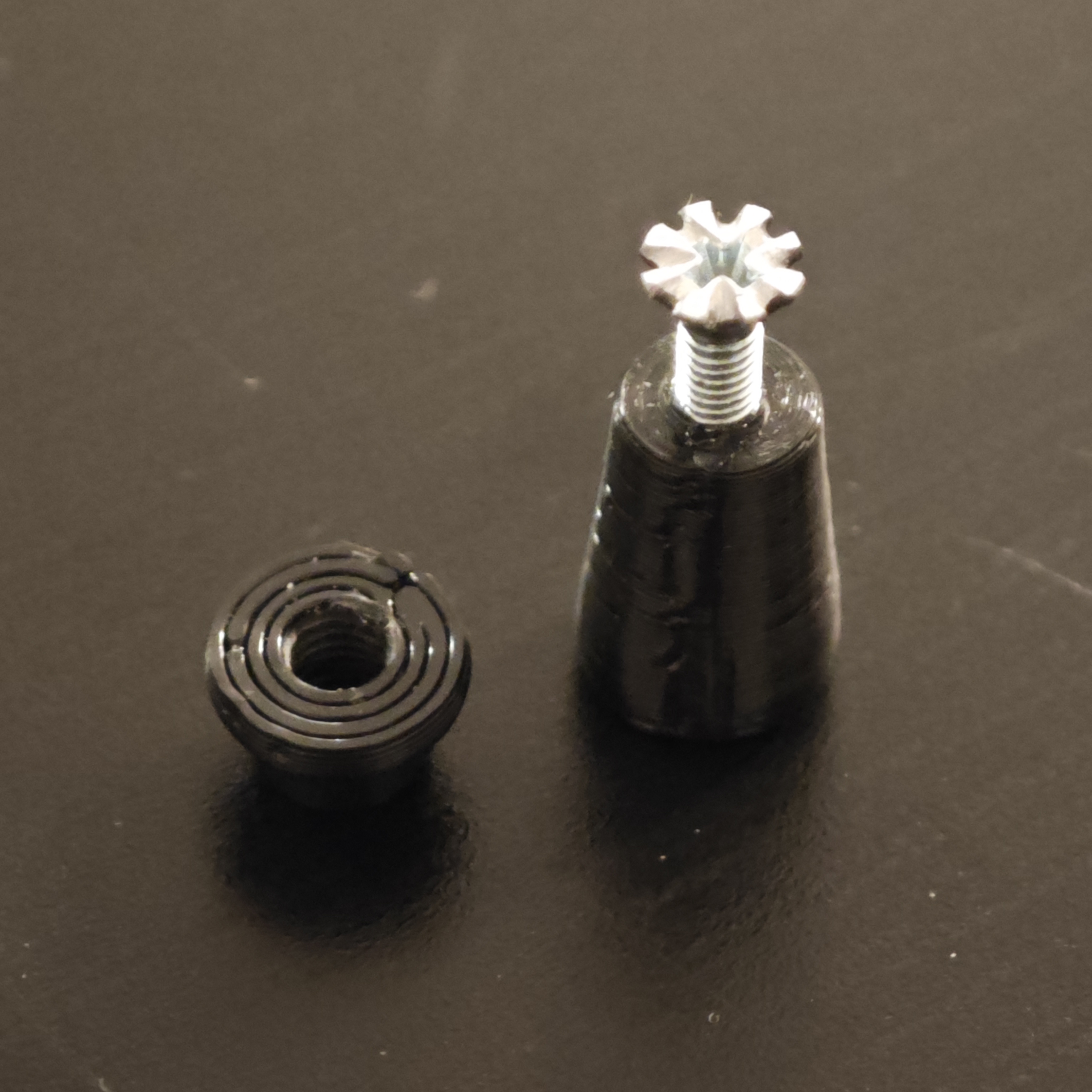AG01 M4-M3 adapter.