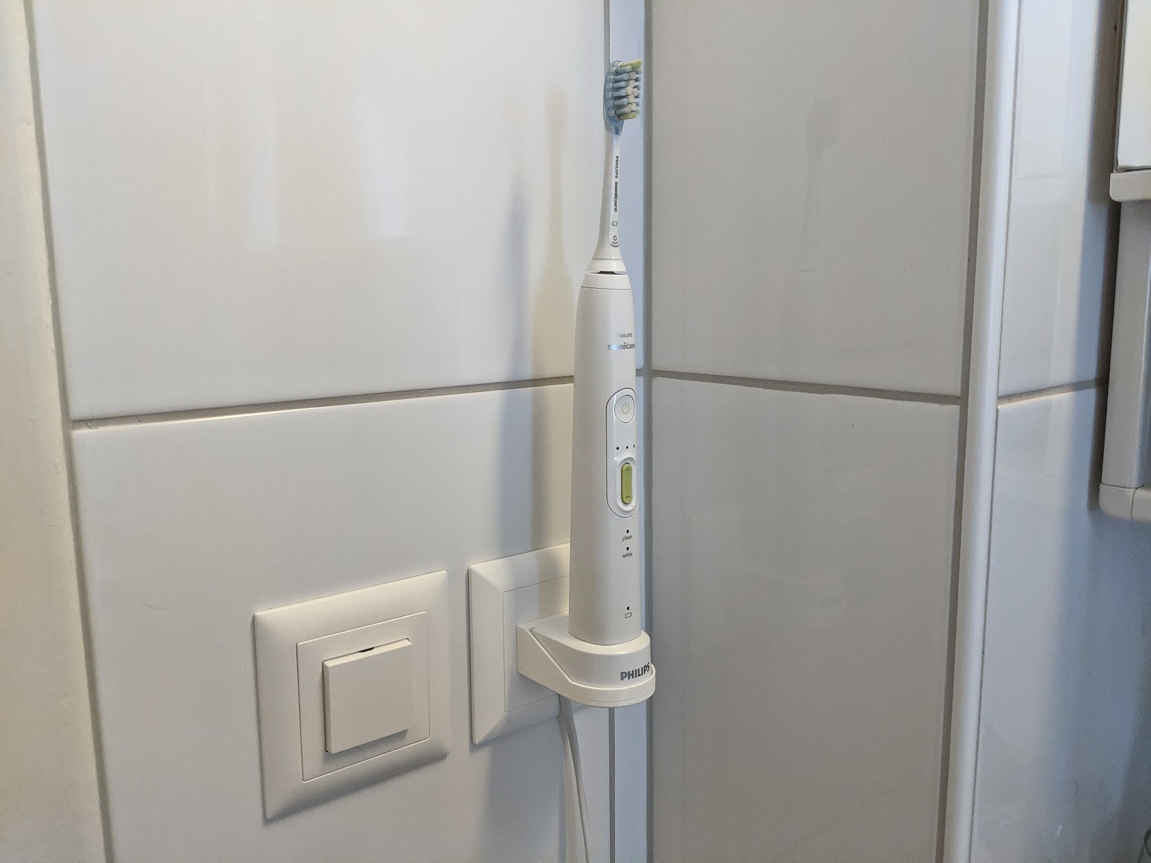 Sonicare HX6100 Wall Mount - Double-sided Tape