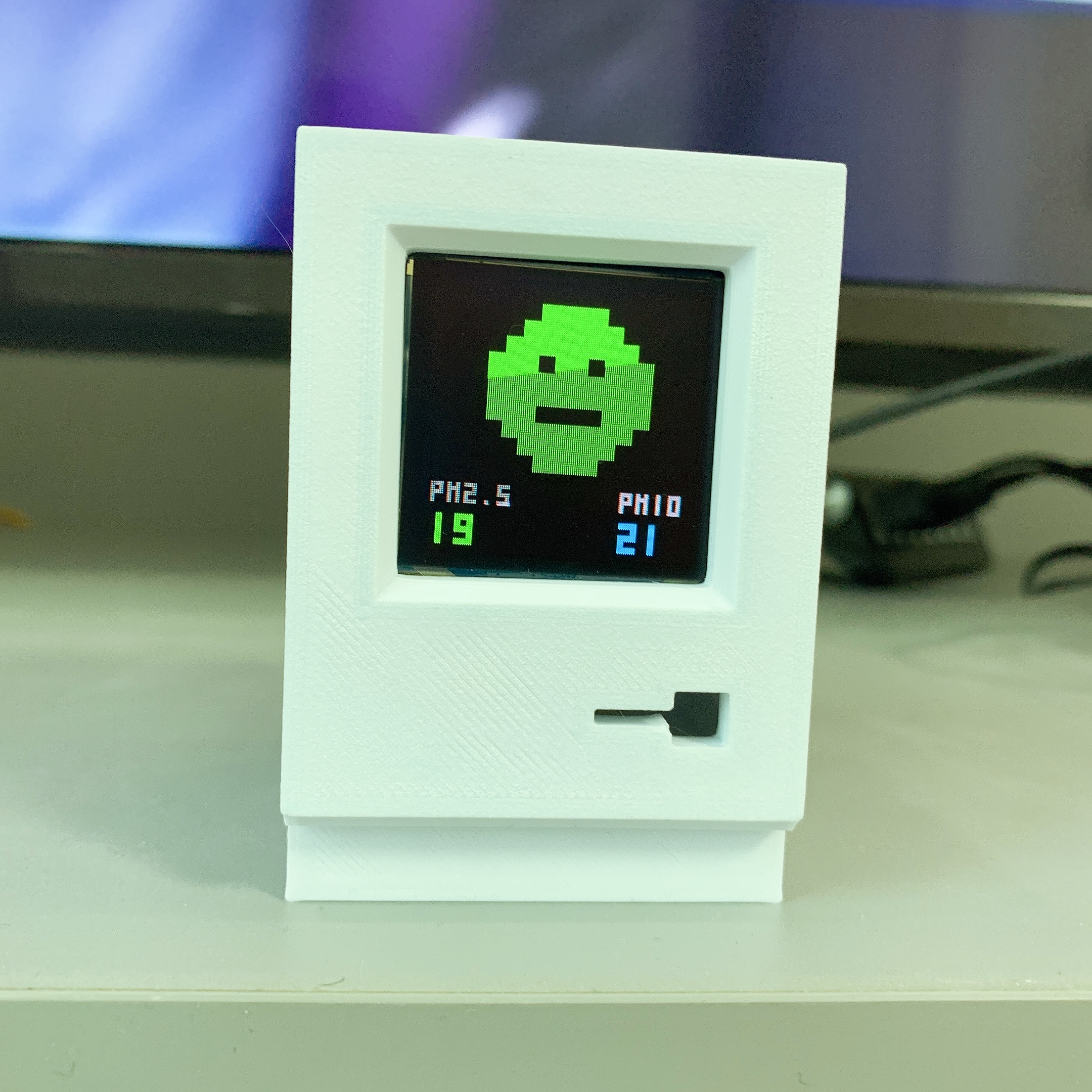1984 Macintosh-style air-quality station