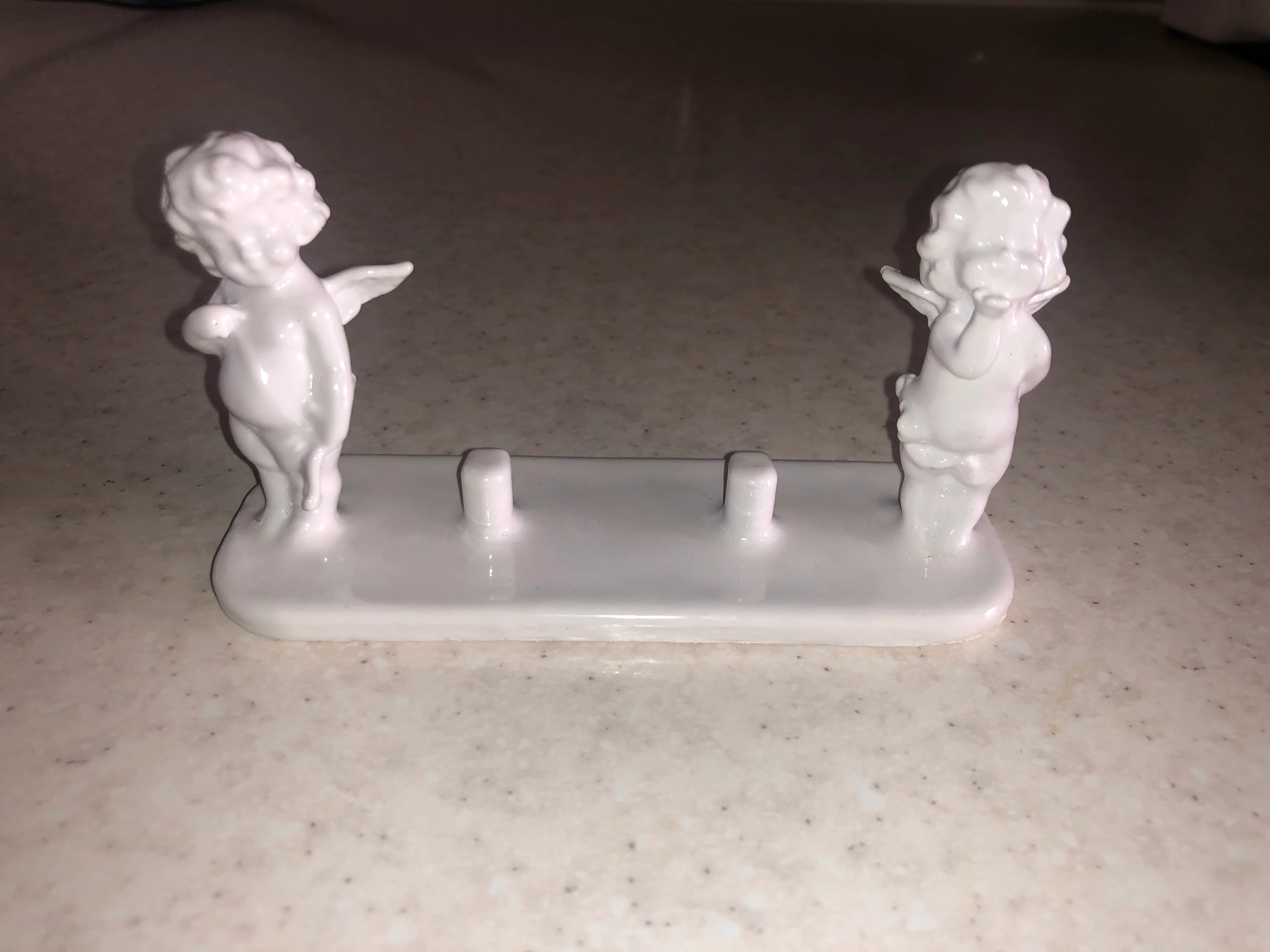Toothbrush holder