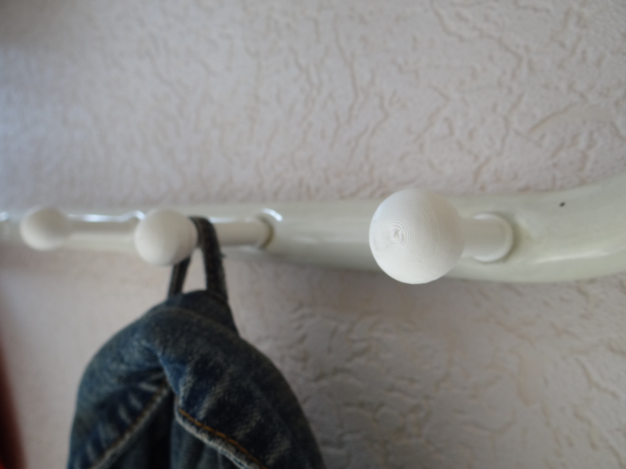 Reinforced Coathanger Hook