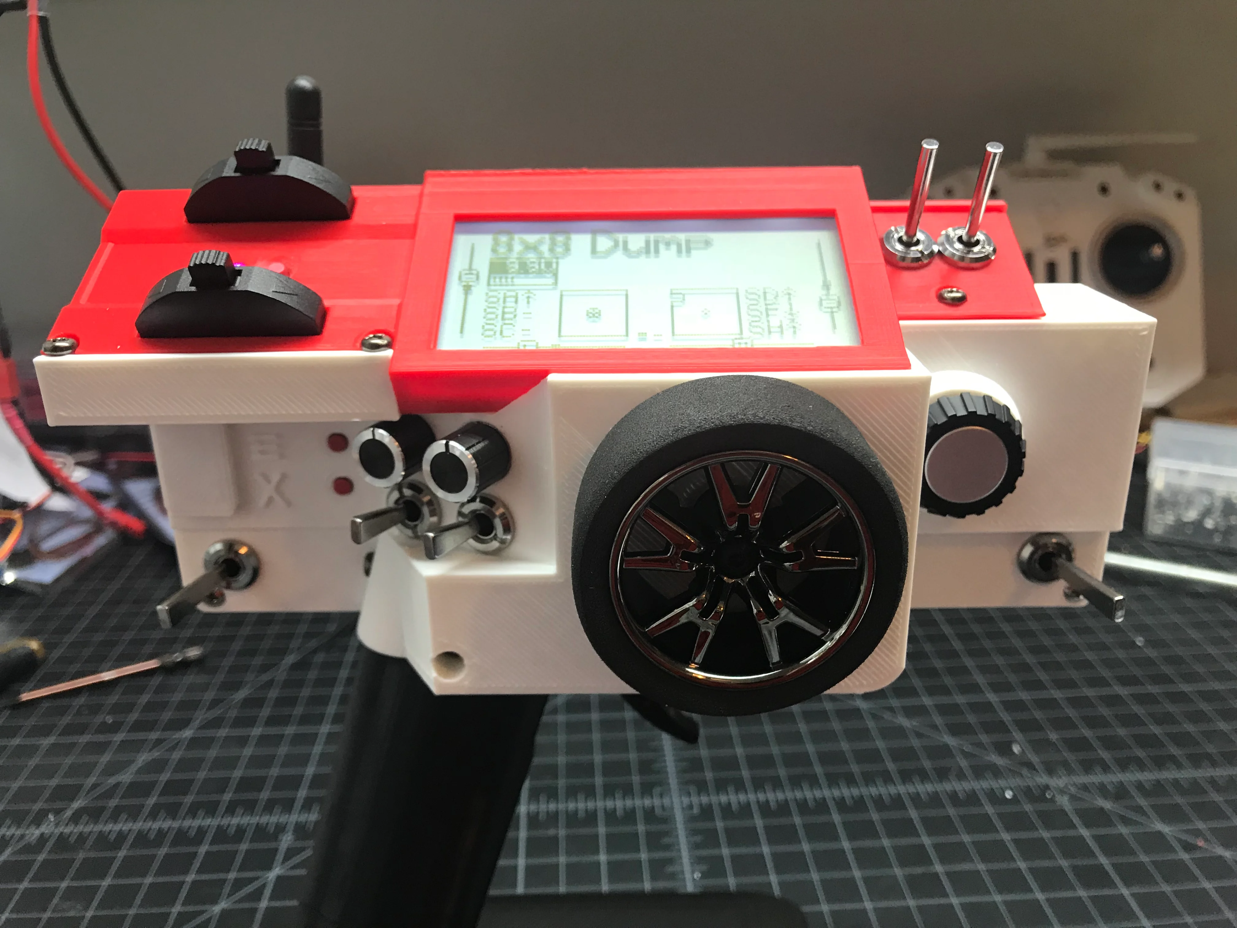 Taranis Pistola: A pistol grip RC controller with a Taranis QX7 inside!