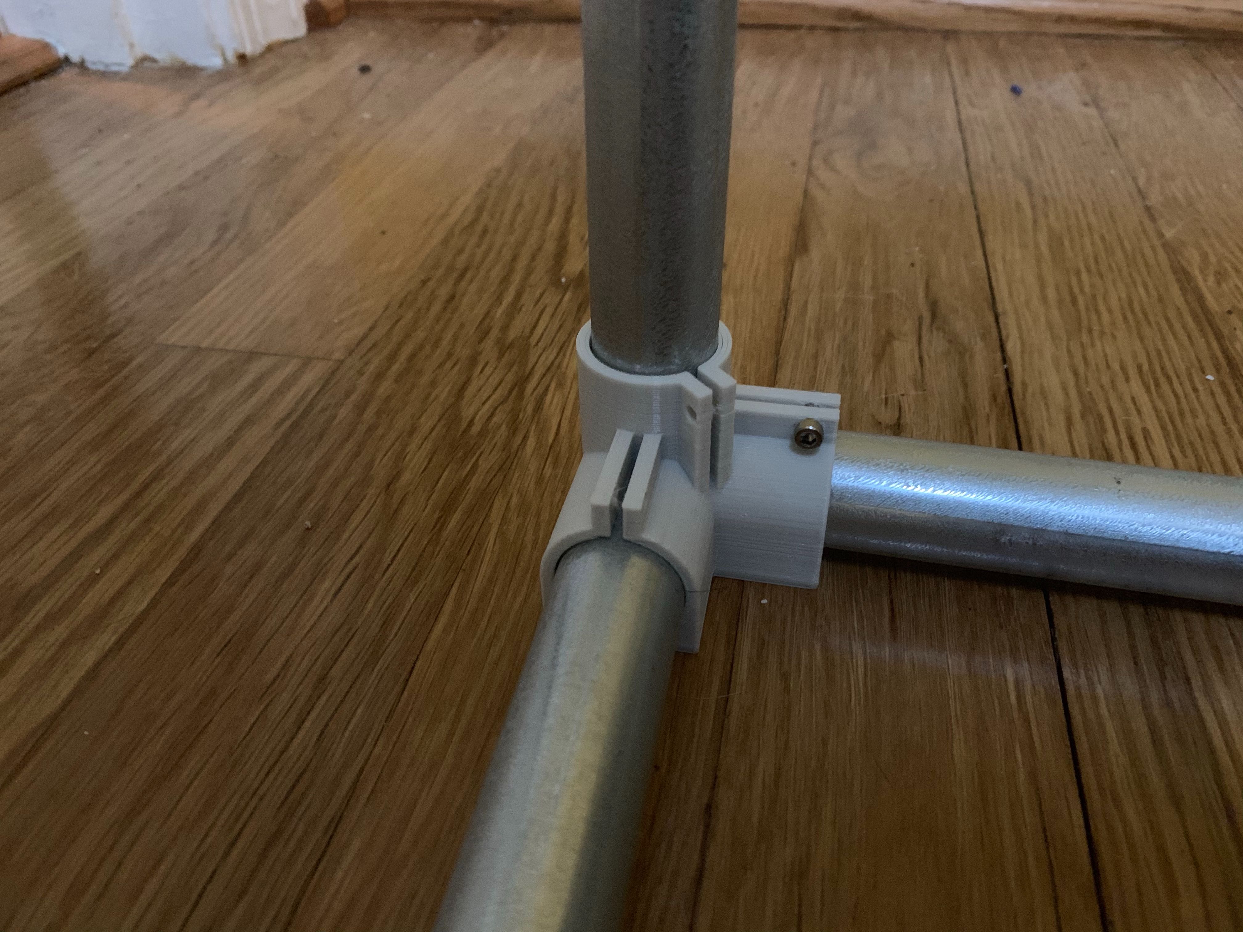 conduit/pipe doohickey 90 degree connector