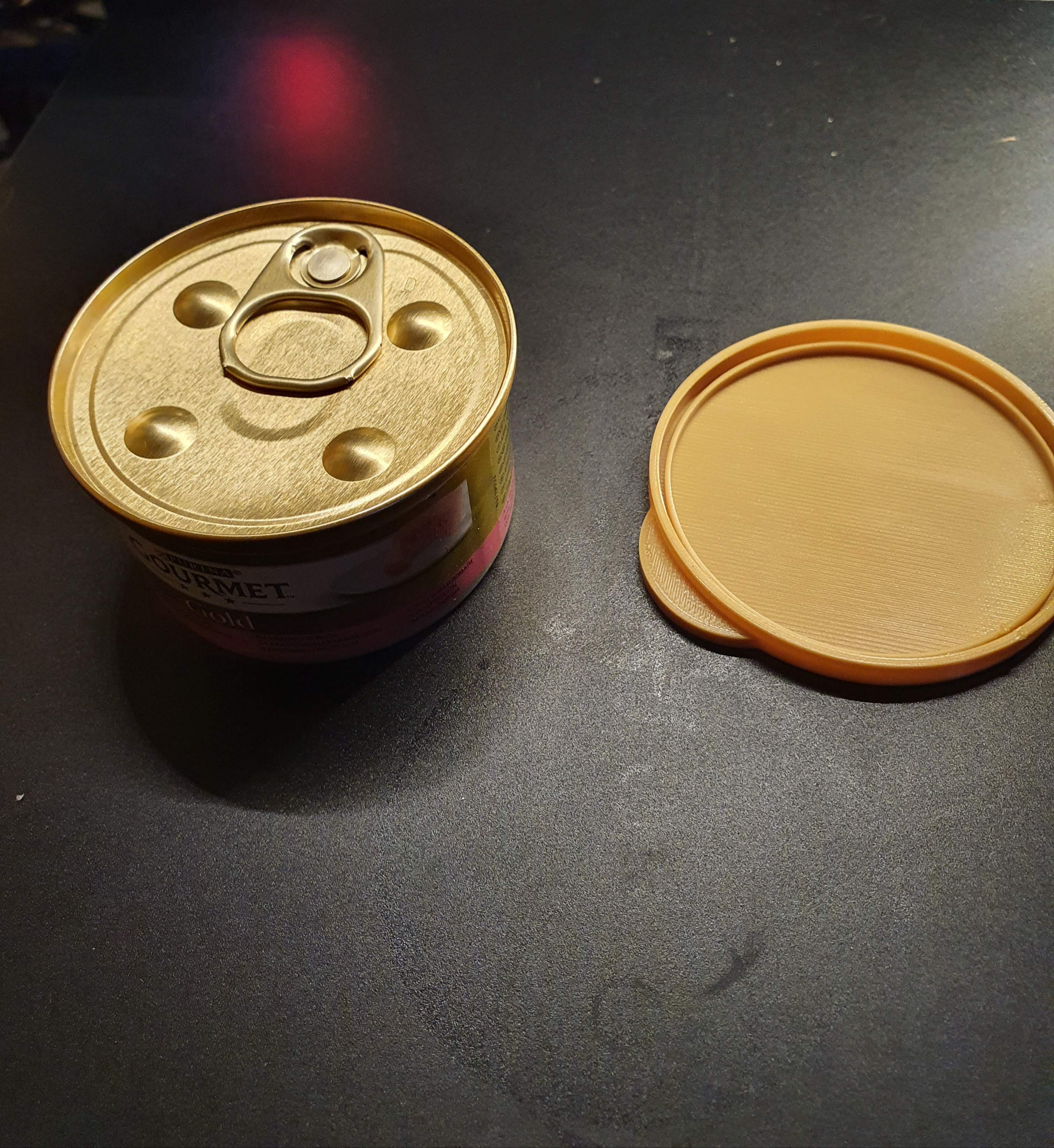 Lid for Gourmet Gold cat food