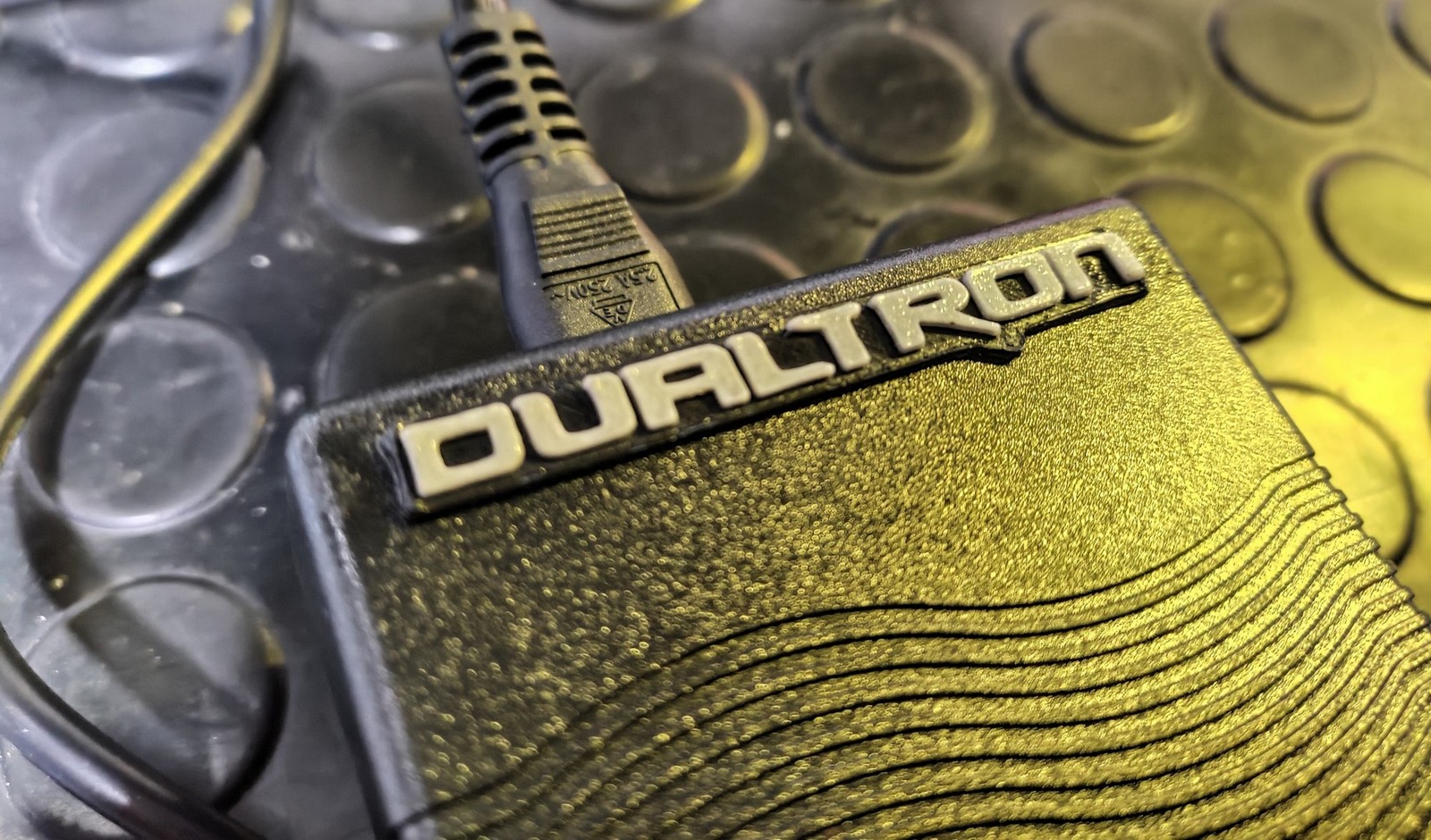 DUALTRON Emblem