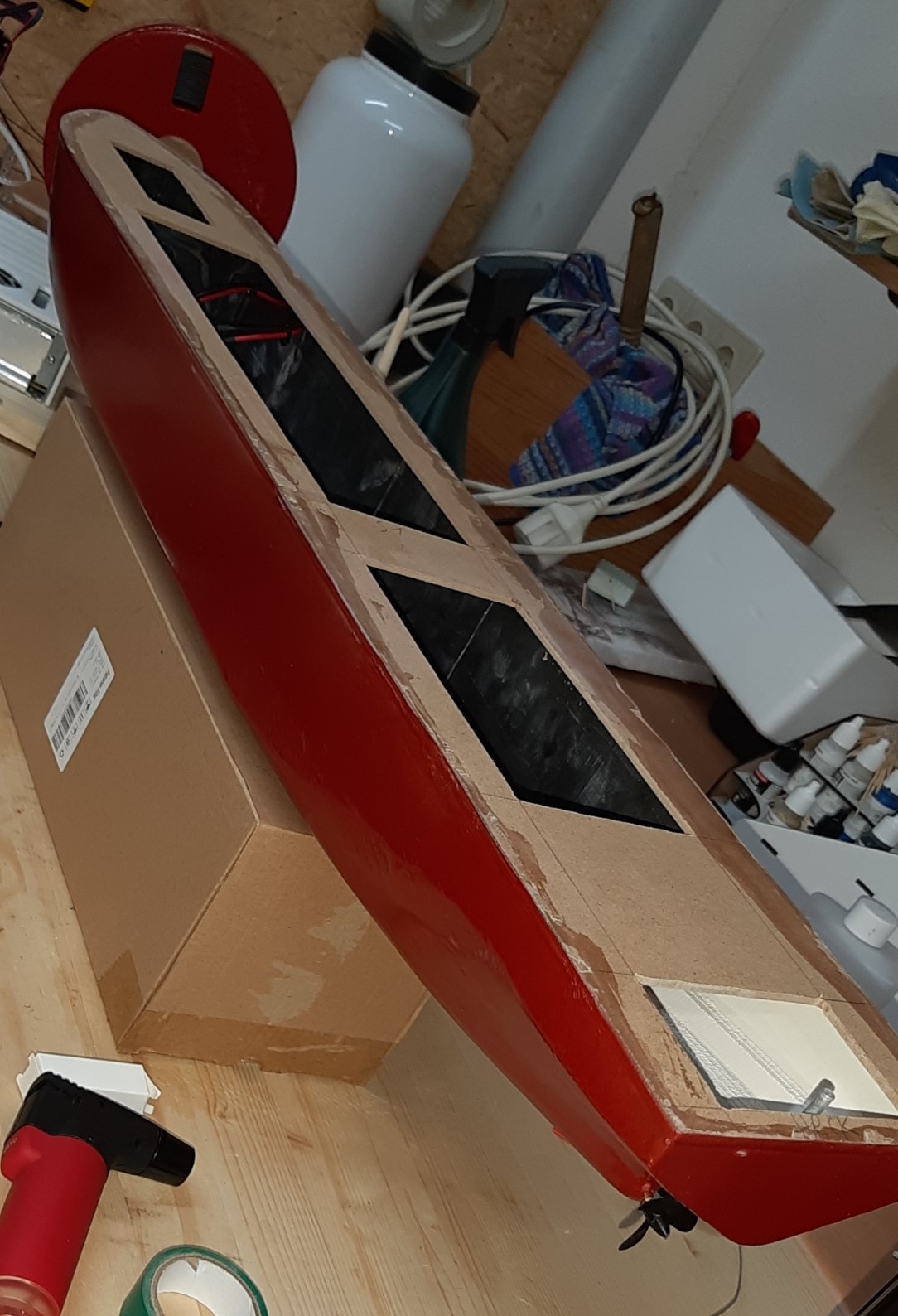 Printable ship hull divided into segments