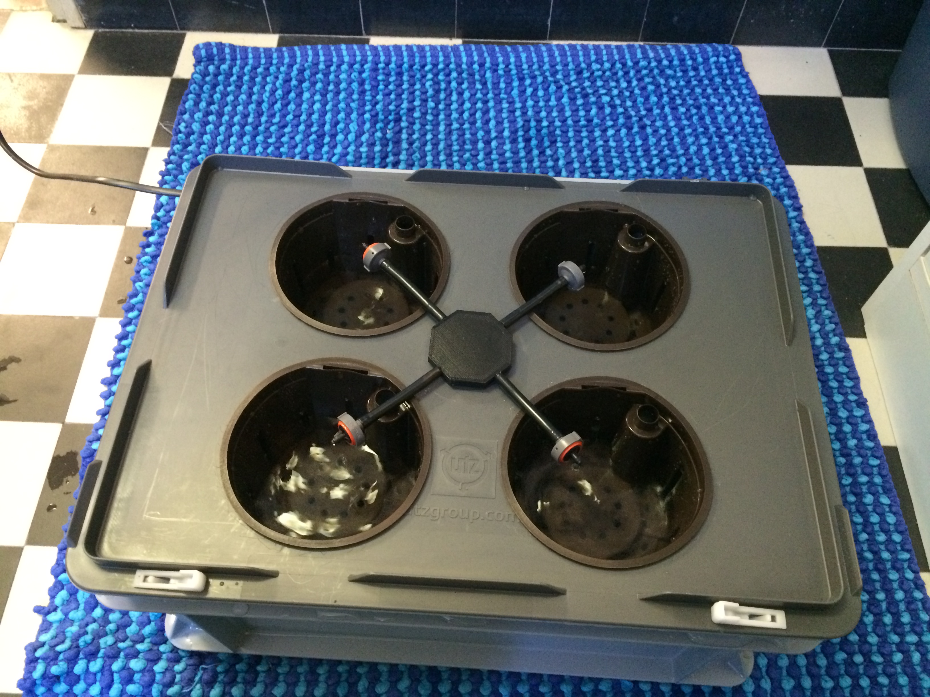 4 way water divider