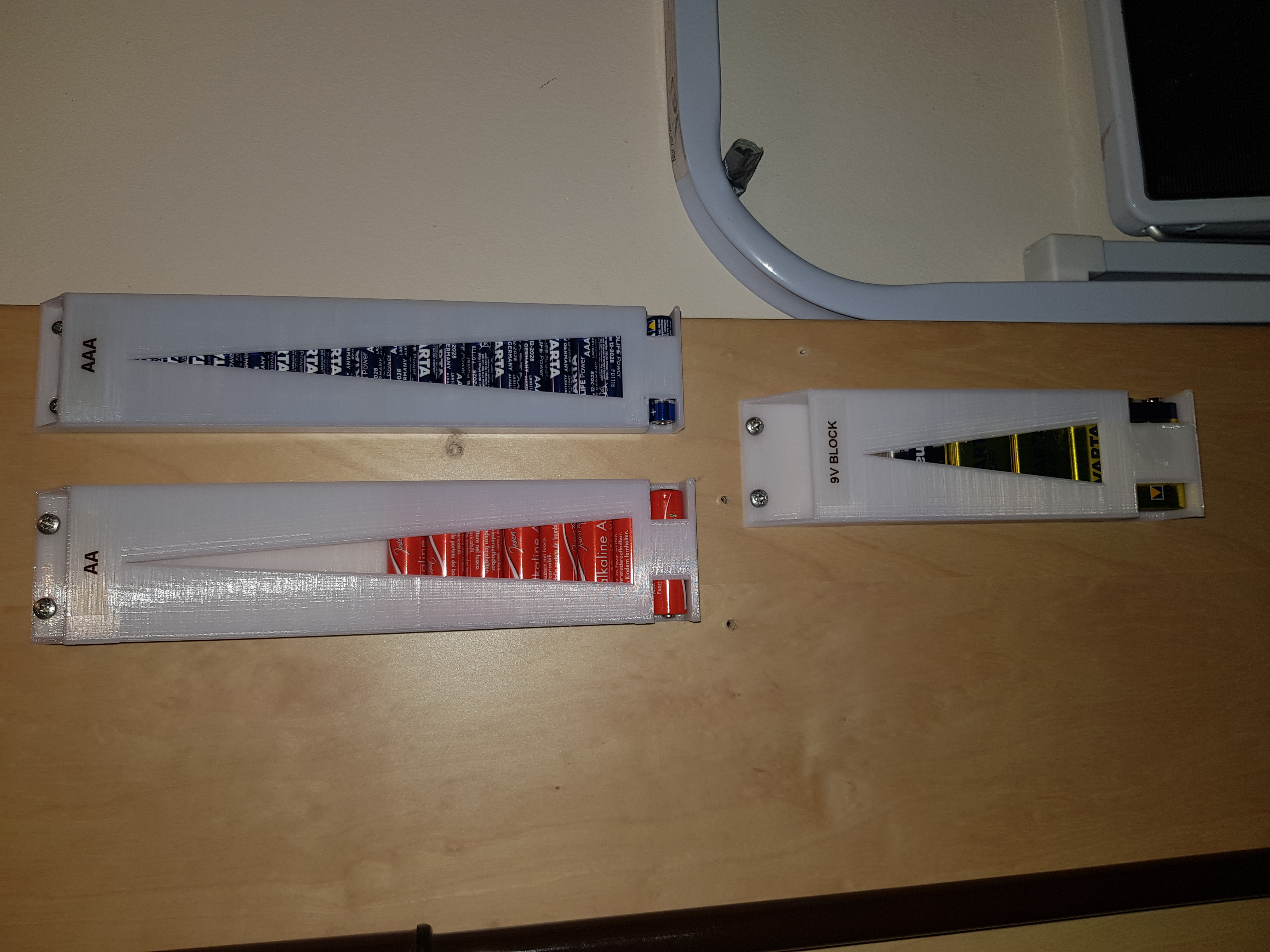 Batterie Spender AA Wandmontage