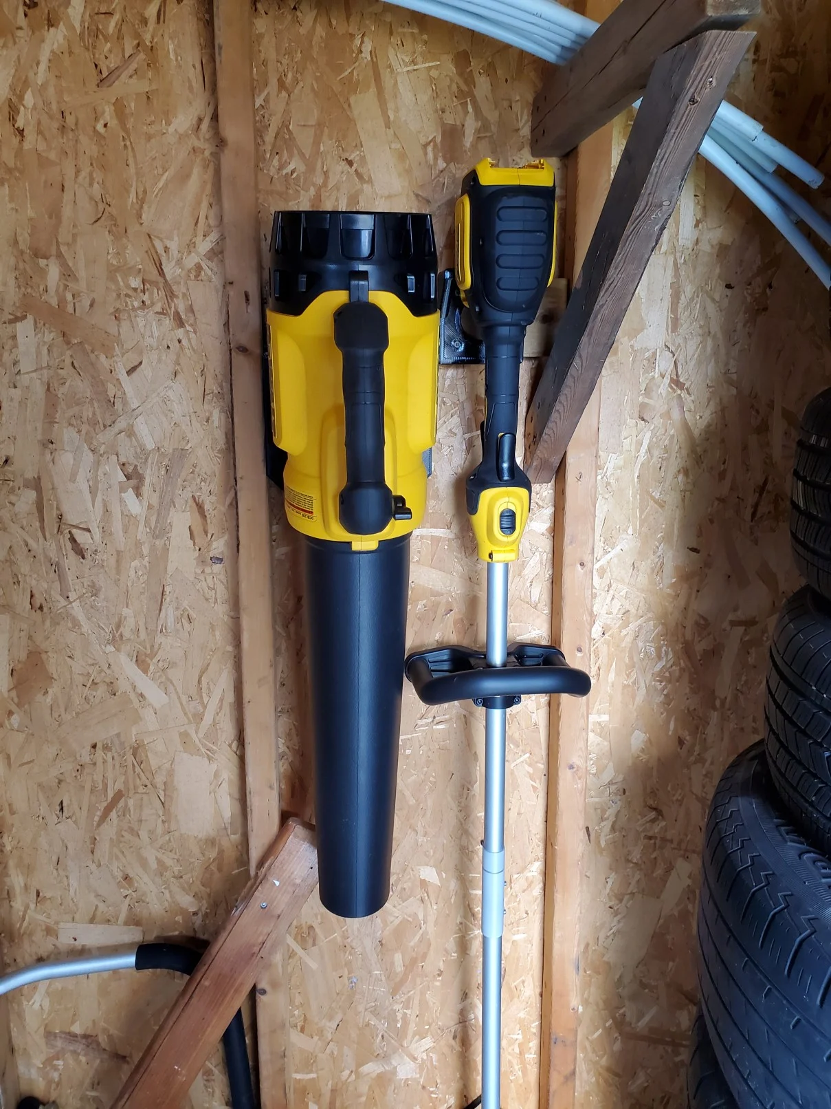 Dewalt Leaf Blower V1 Wall Mount