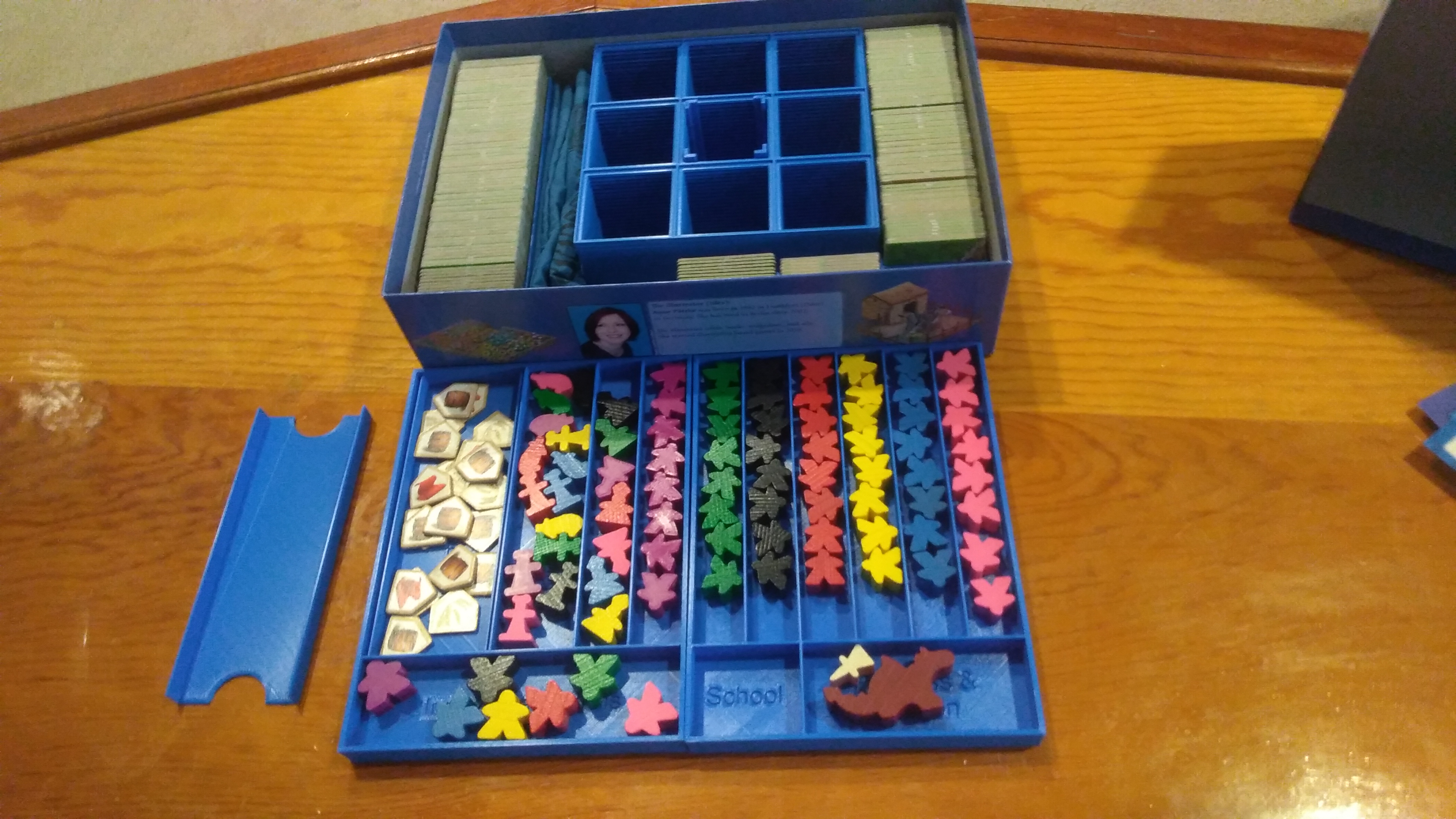 Carcassonne box organizer