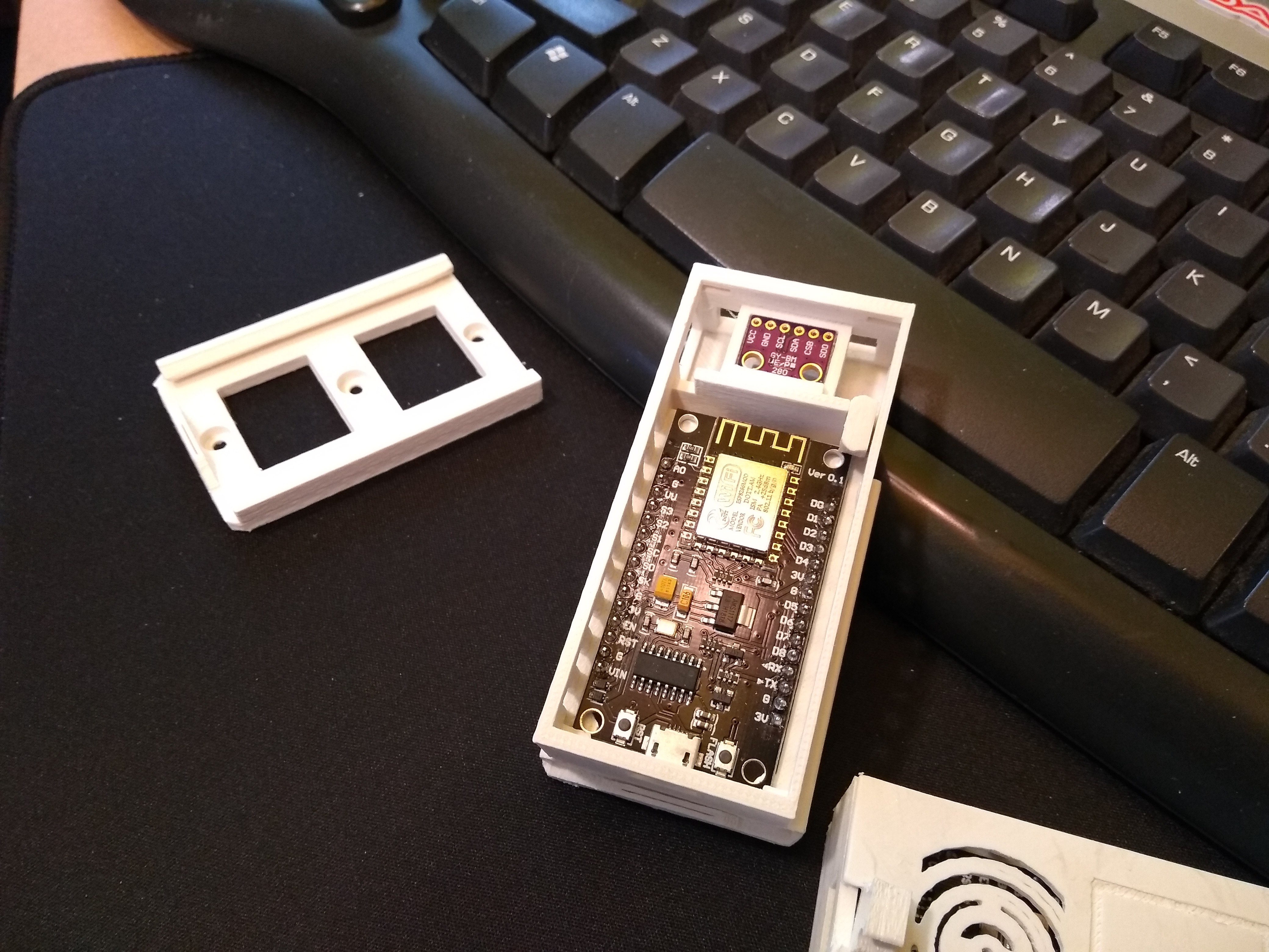 ESP8266 + BME280 Enclosure w/ Quick Slide Mount/Base