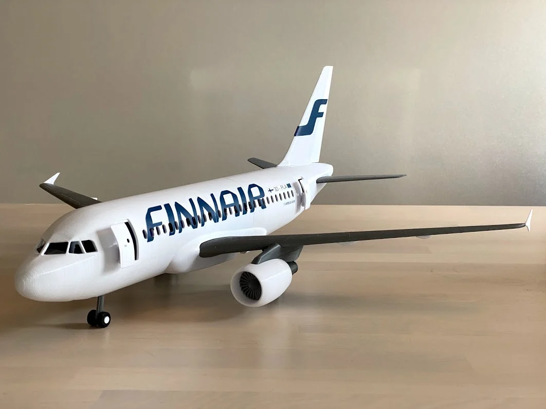 Airliner toy set inspired by Airbus A318