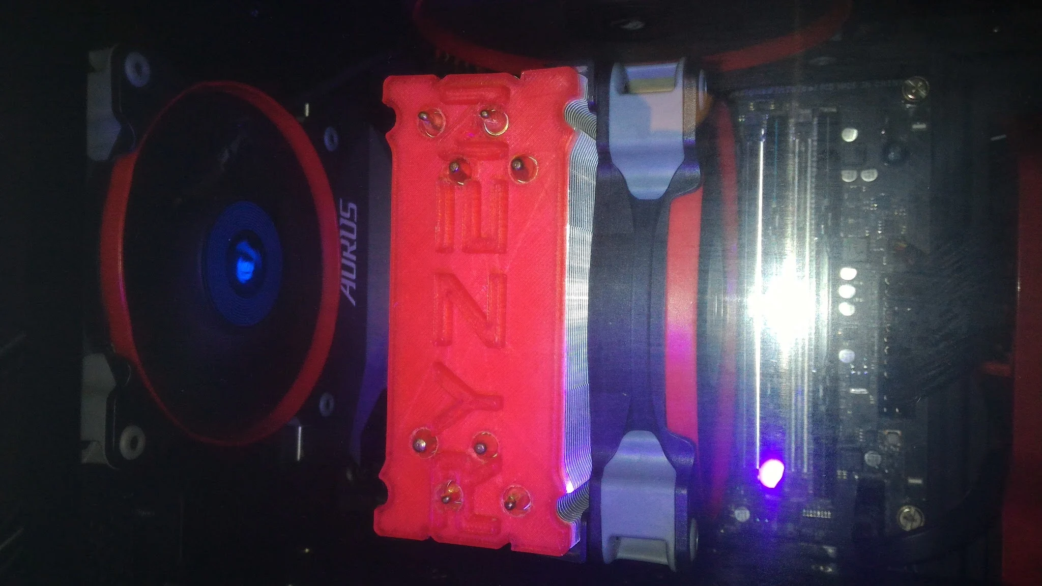Hyper Evo 212 Topper with CPU branding