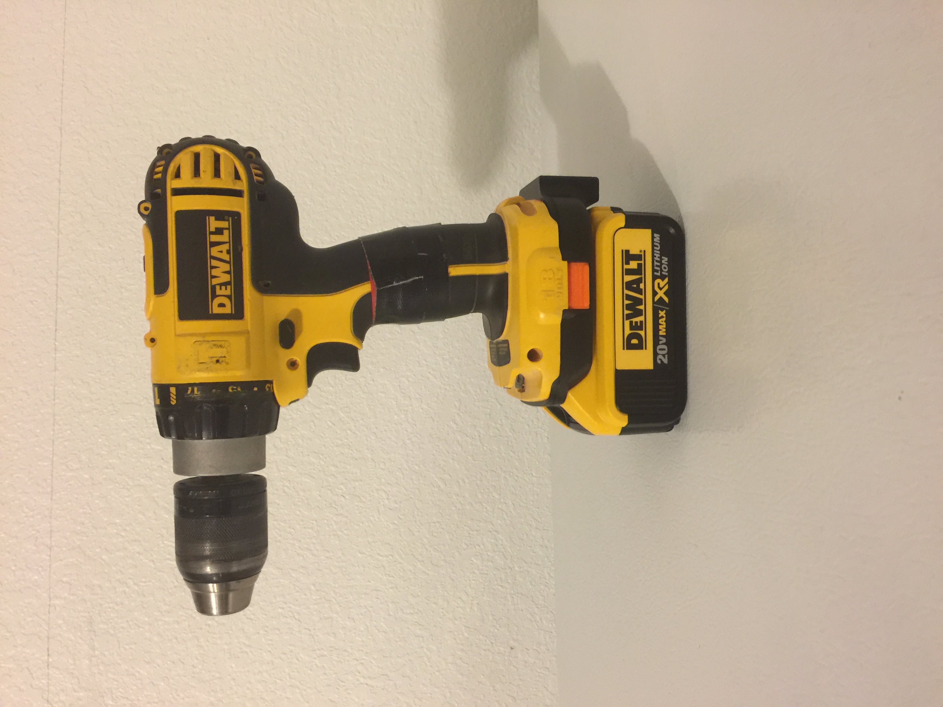 Dewalt 18 volt to Dewalt Lithium Ion 20 Volt Adapter - With Battery Monitor