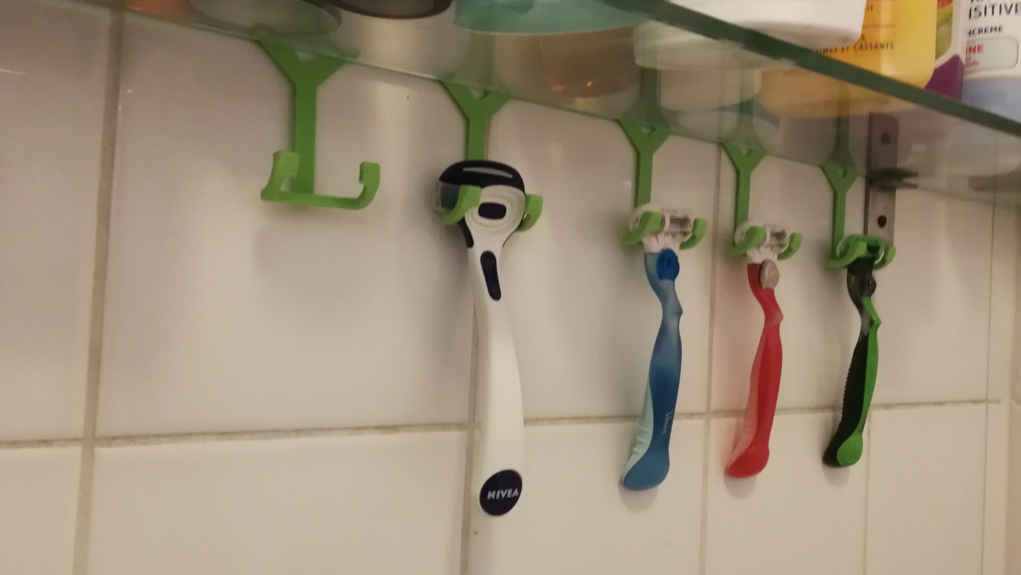razor holder