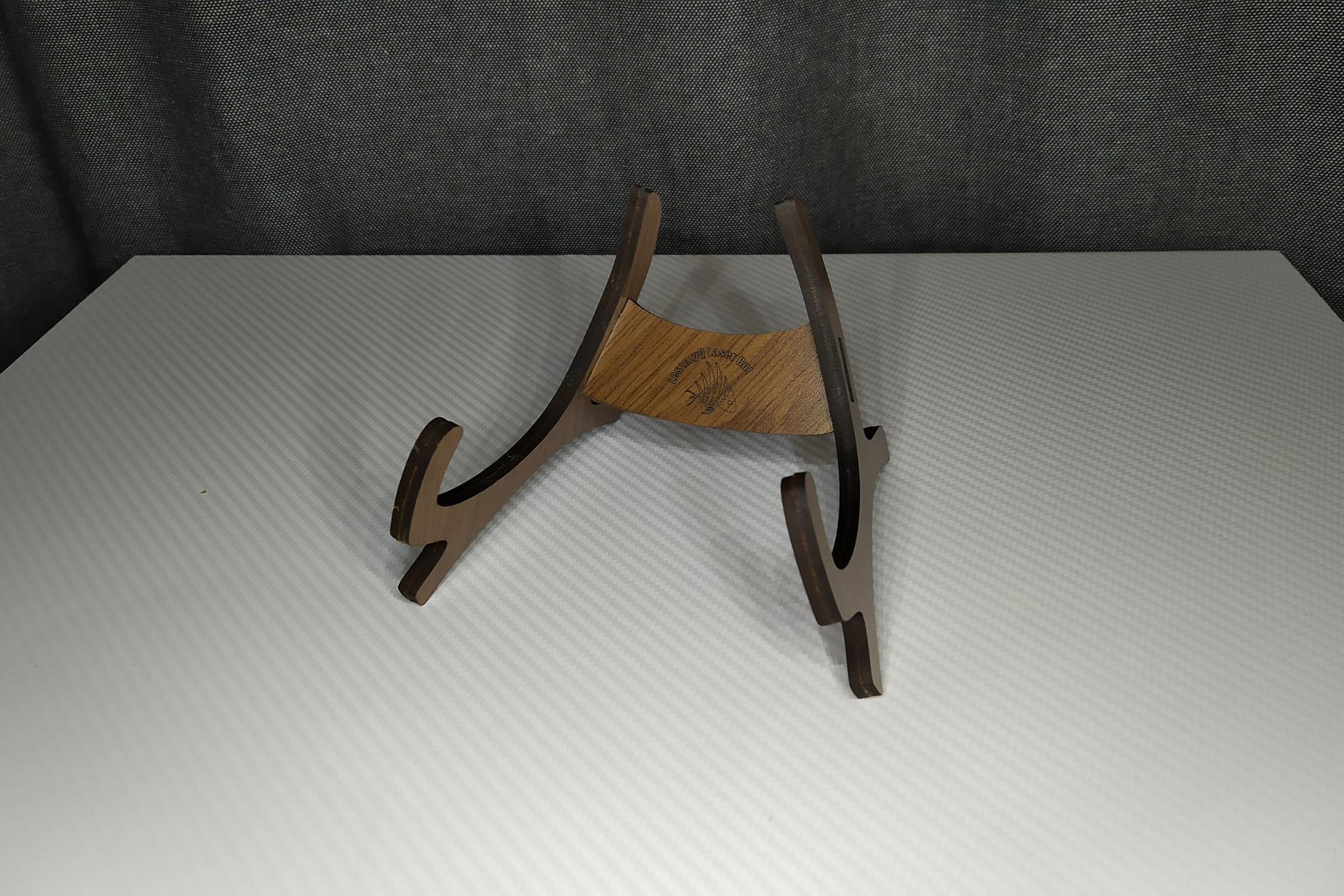 Stand and strap buttons for soprano ukulele