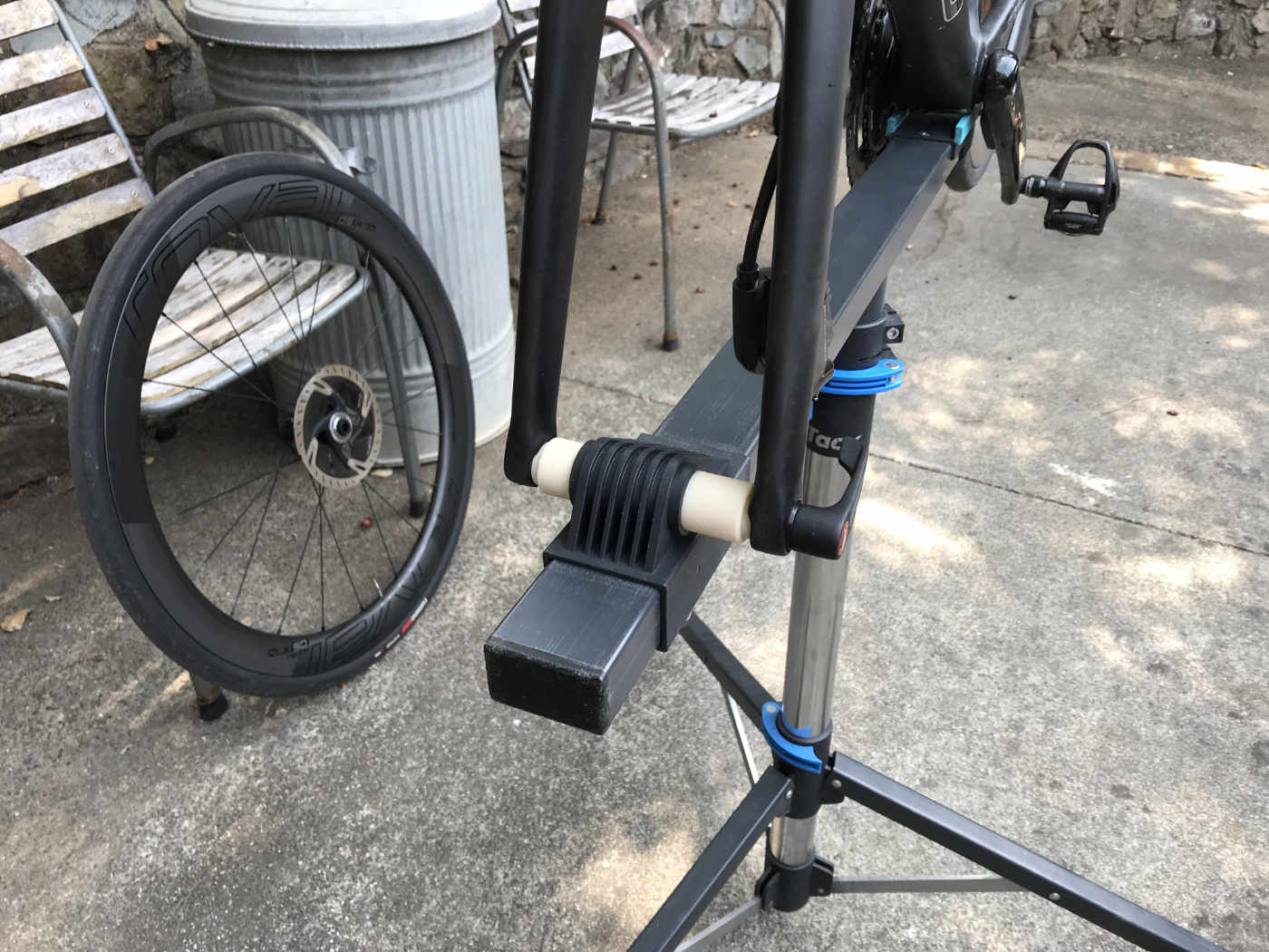 Tacx Thru-Axle Fork Mount Adapter