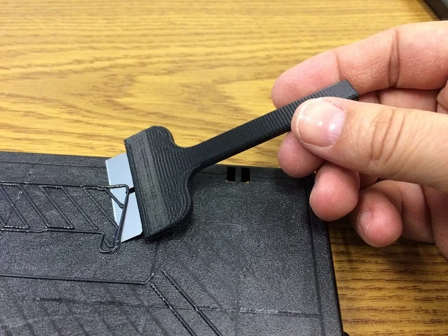 Razor blade holder scraper handle