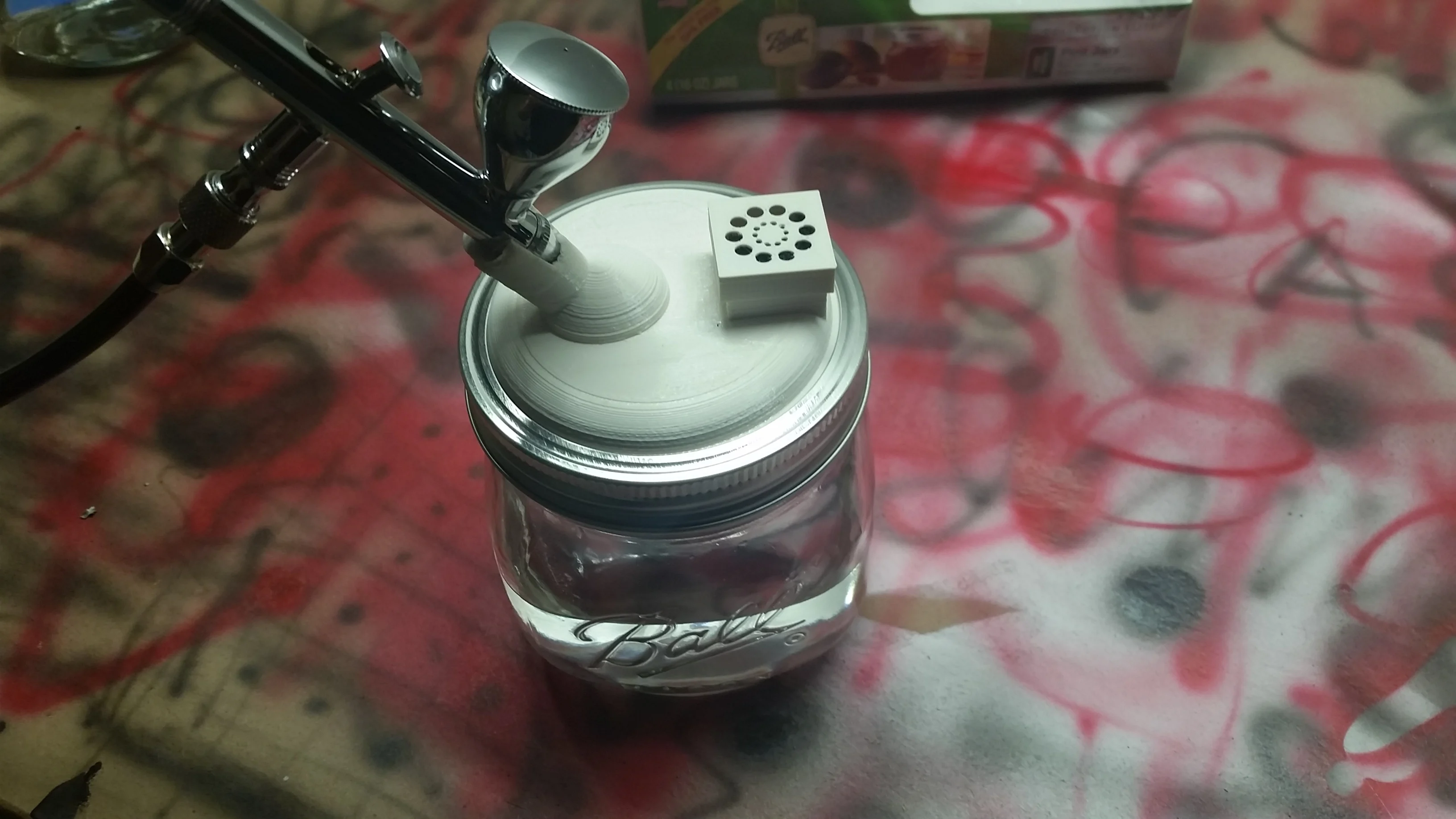 Airbrush cleaner pot
