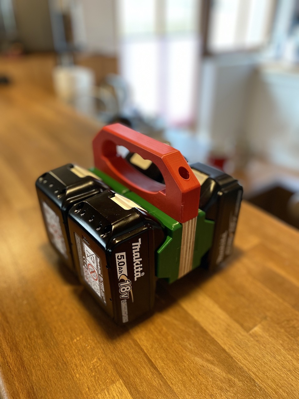 Makita Akku Träger für vier Akkus