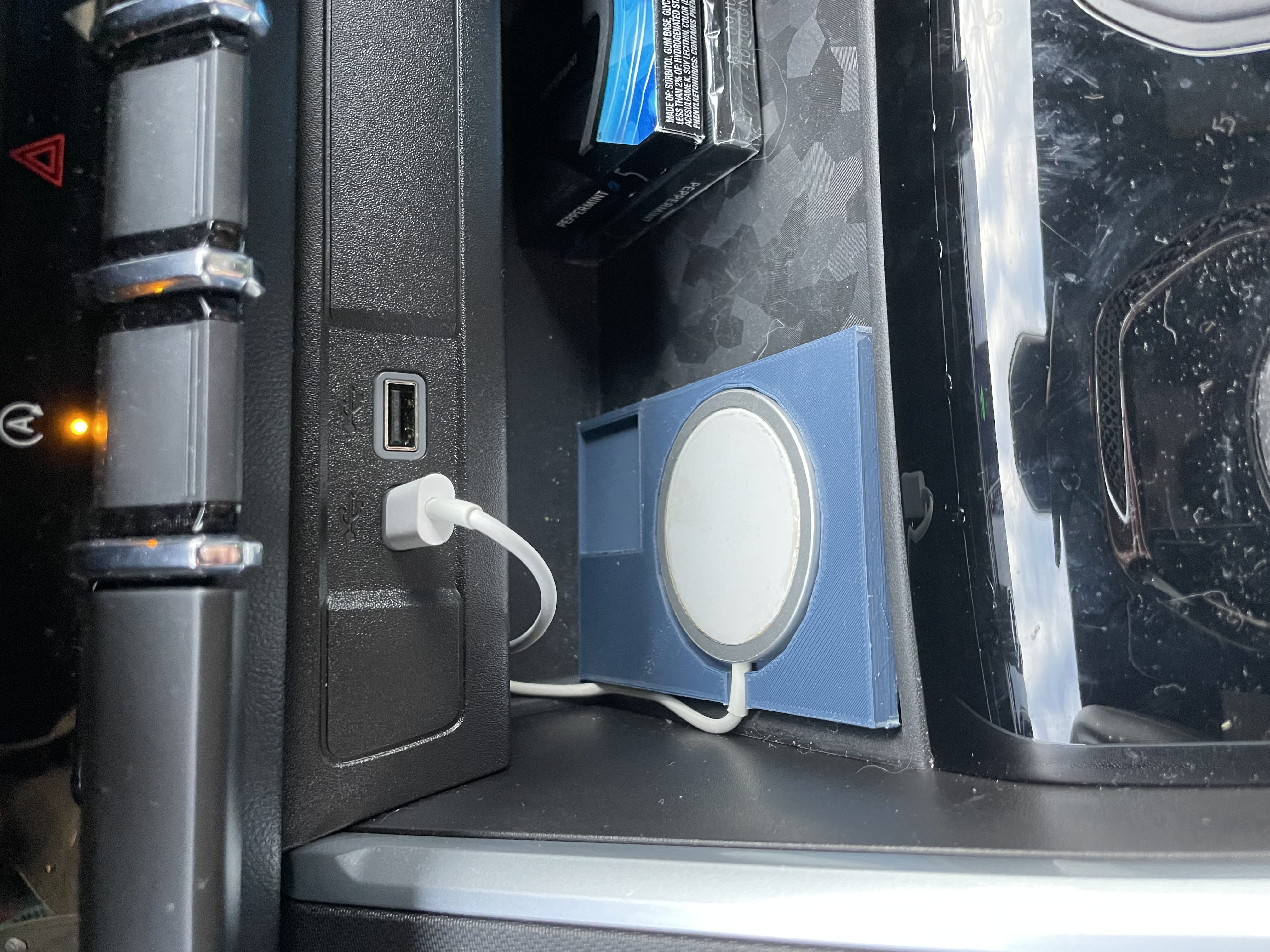 2024 Chevy Colorado Wireless Car charger holder