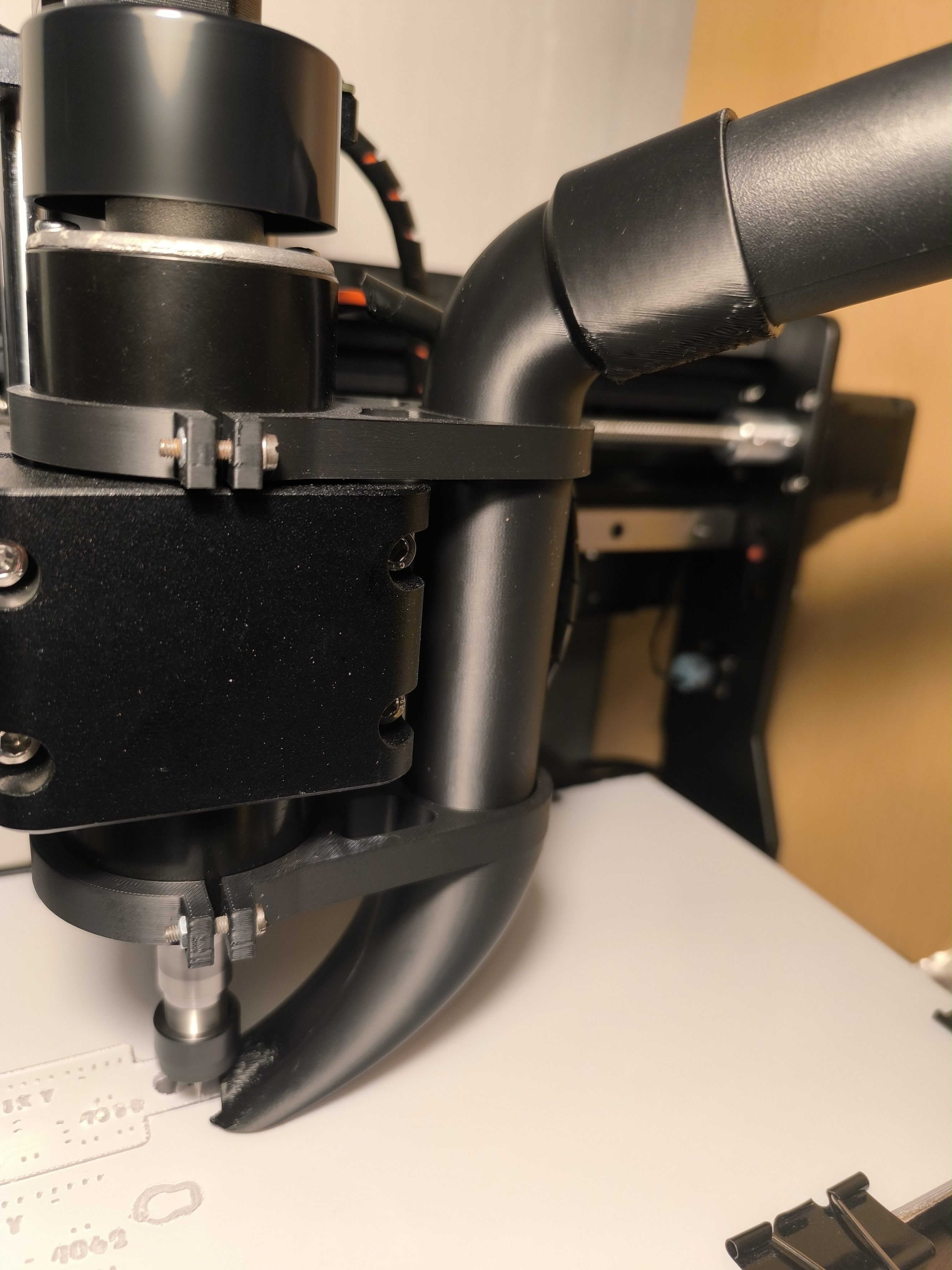 Upgrades for RattmMotor 3020 Plus CNC router: Vacuum cleaner adapter, cutter cooler