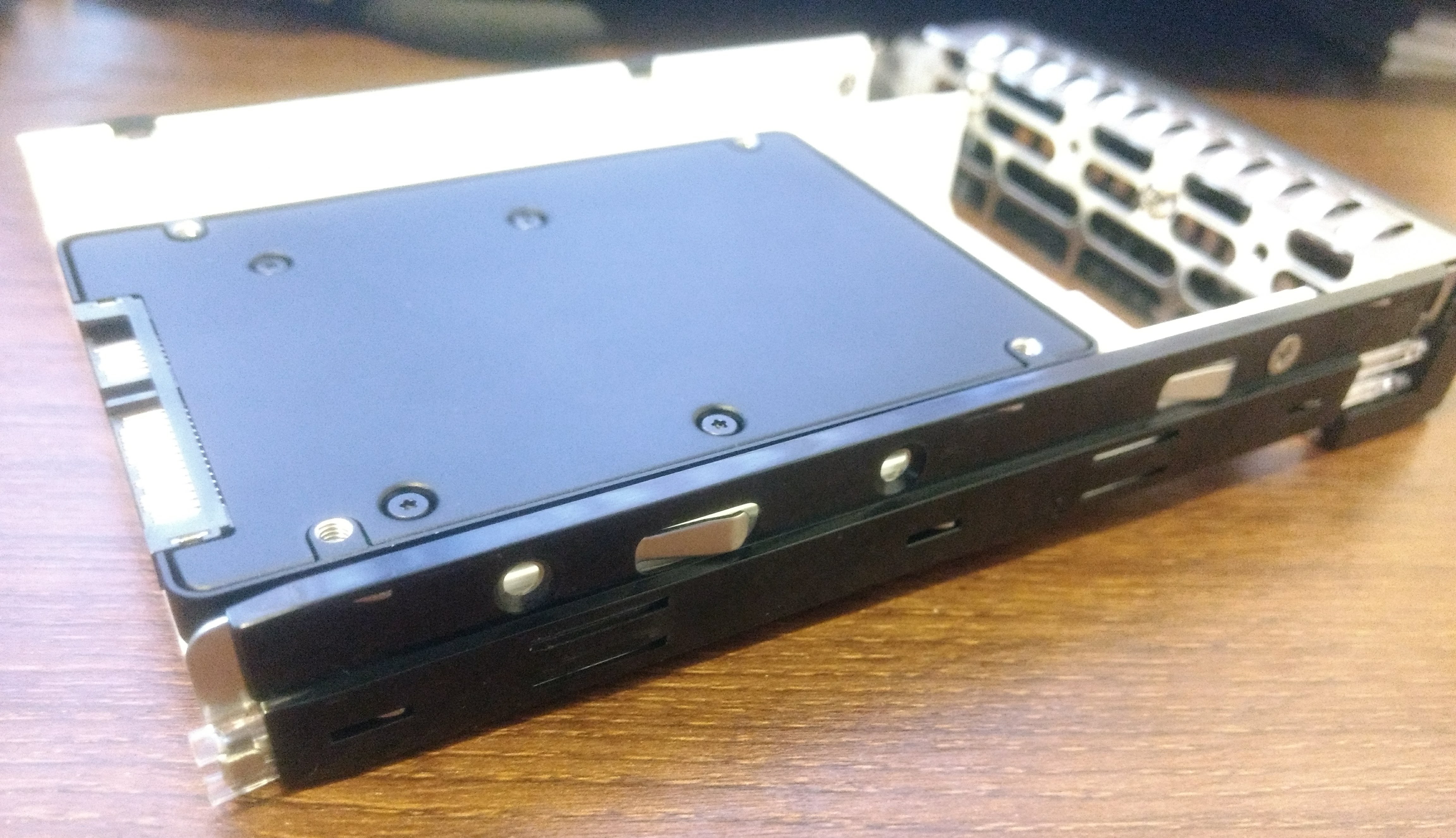 Supermicro server hot swap 3.5" to 2.5" HDD/SSD adapter, MCP-220-00043-0N