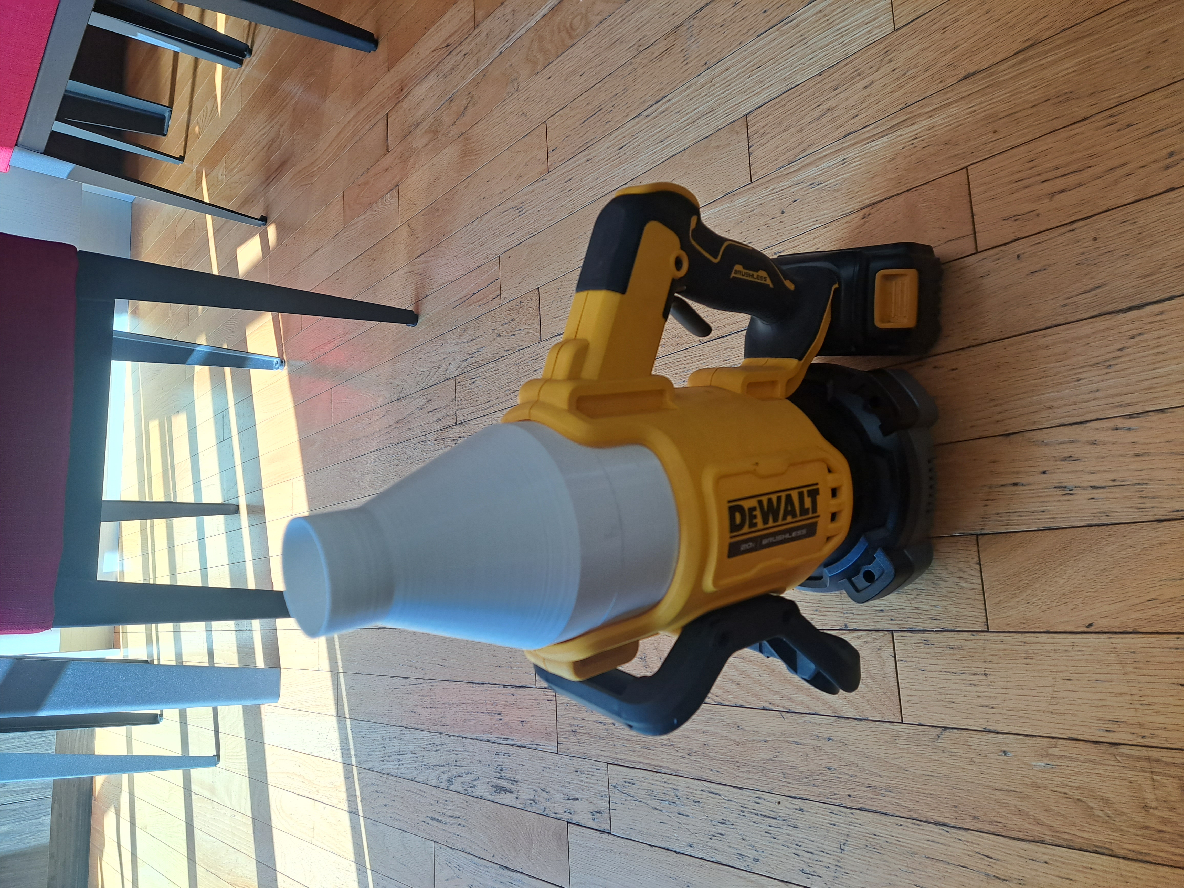 dcbl722b 20v max Dewalt leaf blower short tube