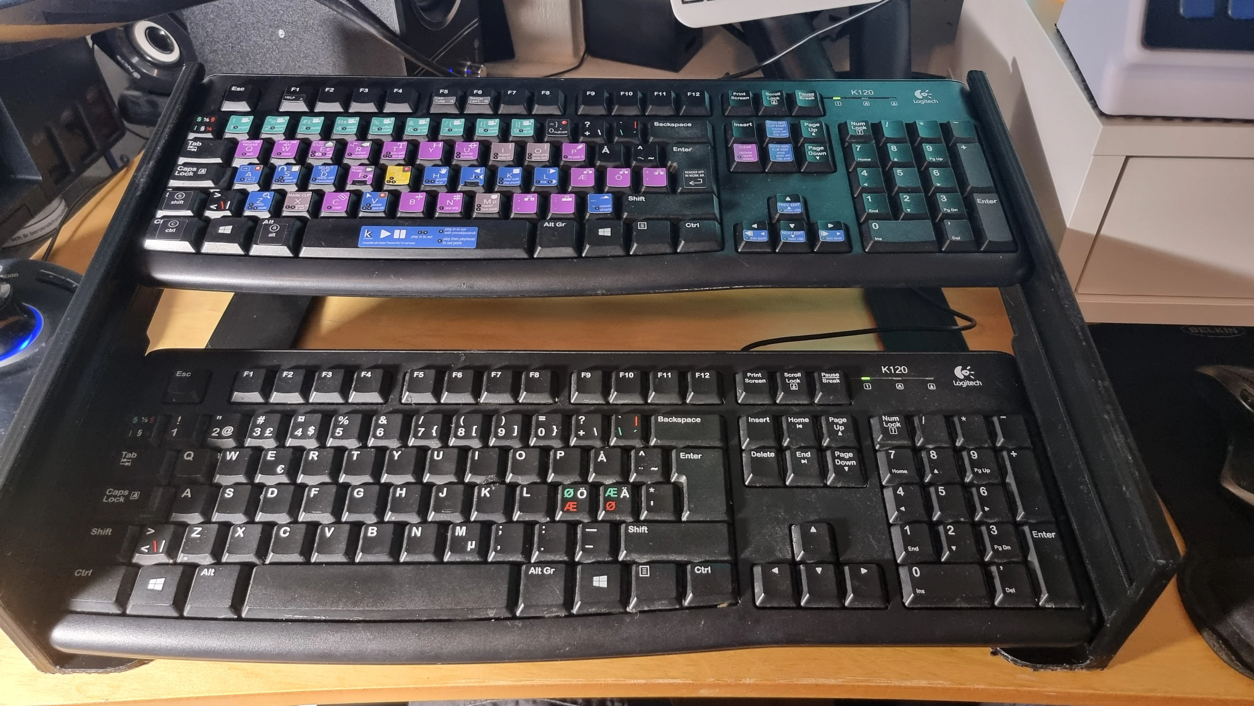 Logitech K120 Dual sliding stand