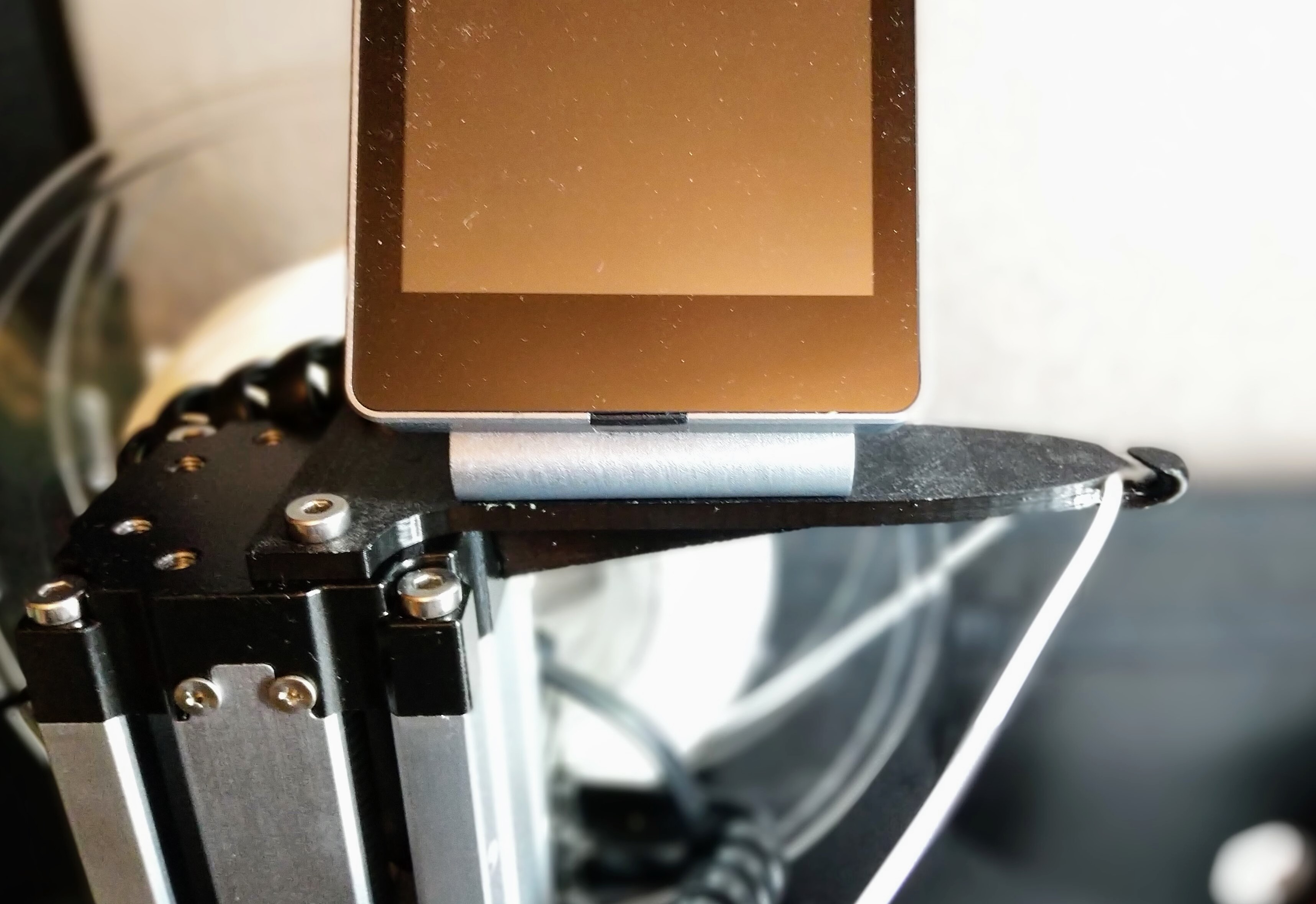 Screen Bracket and Filament Guide for Snapmaker